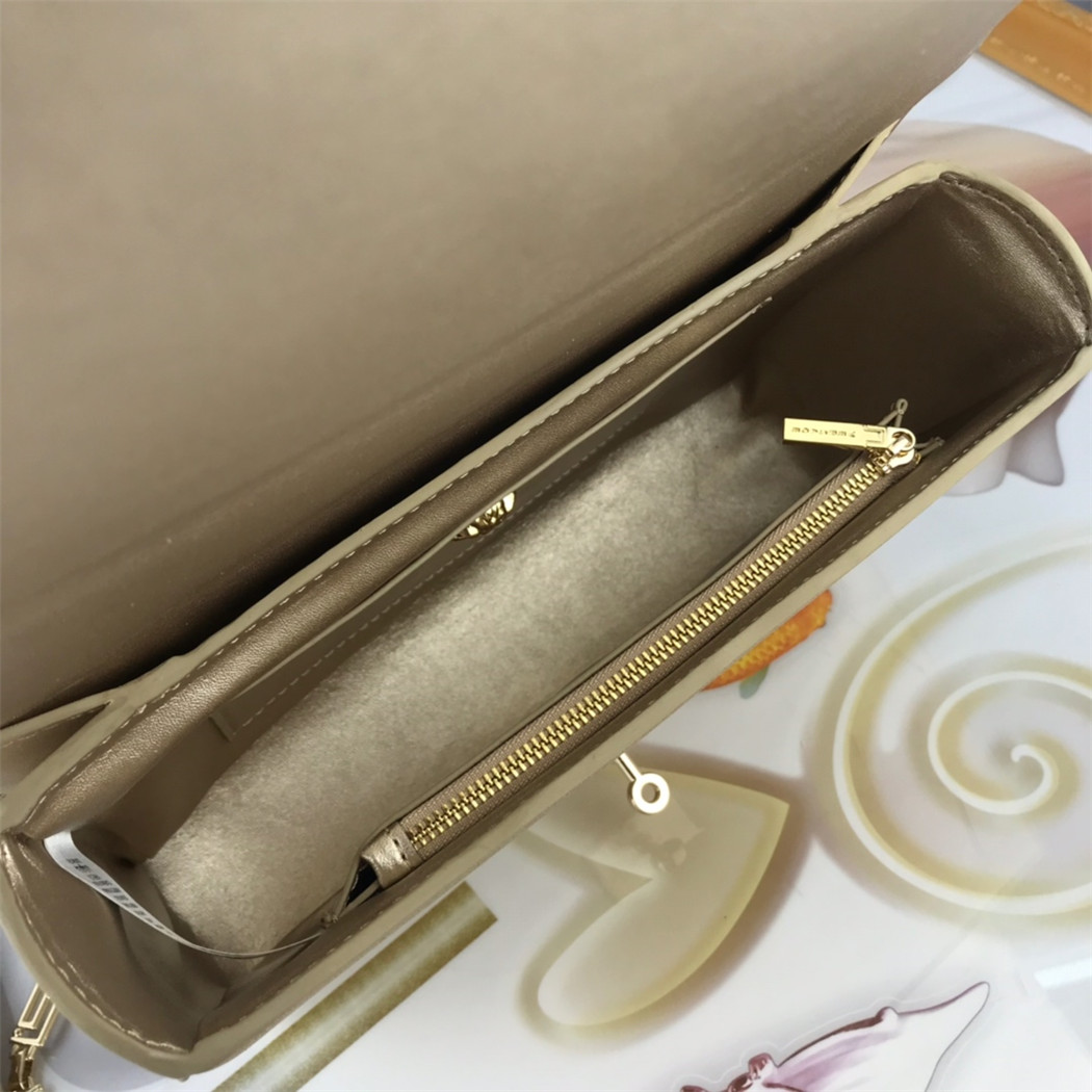 Versace AAA Quality Messenger Bags #720807