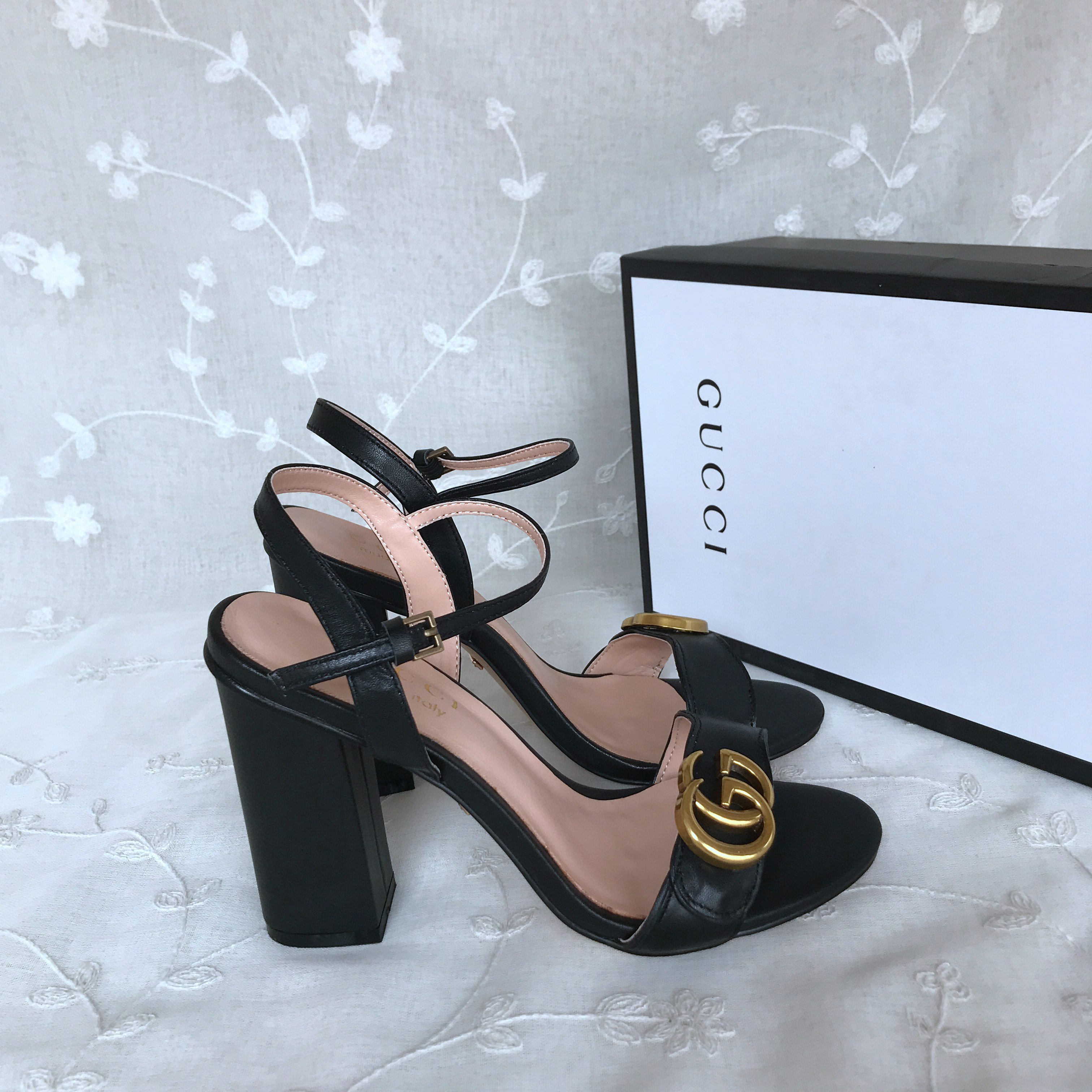 Gucci Block heel sandals 428186