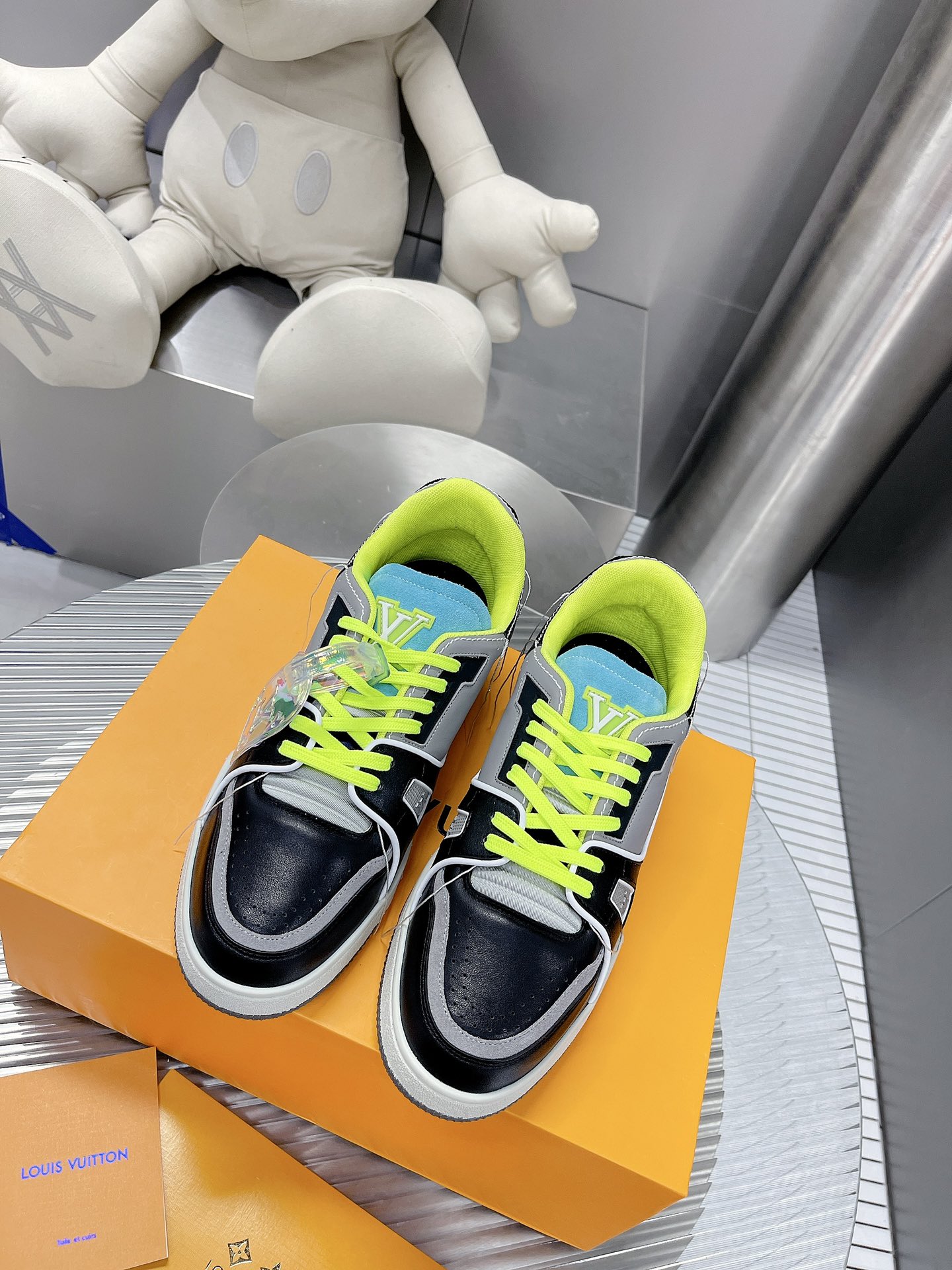 LV shoes274