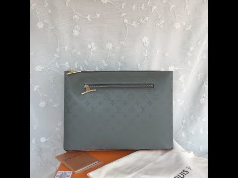LV POCHETTE COSMOS M63240