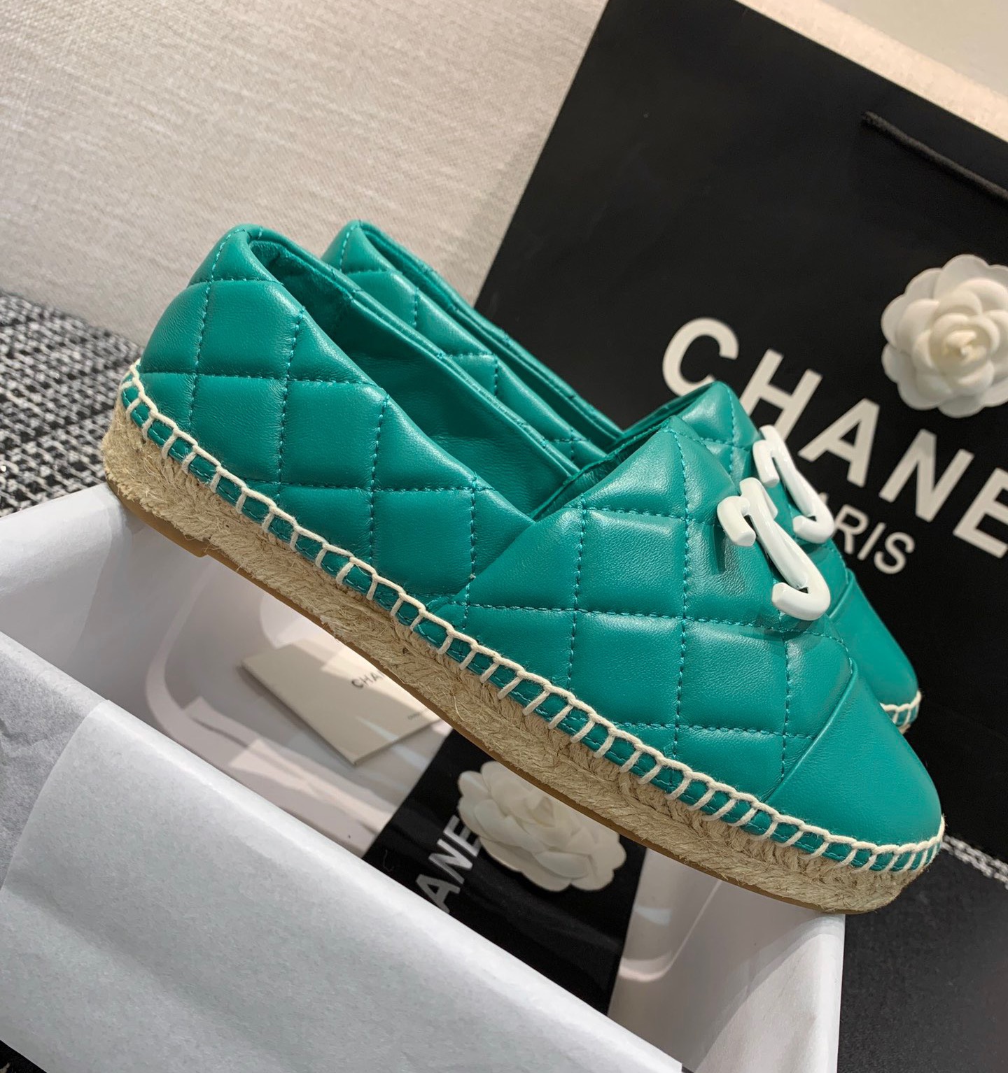 Chanel Shoes391