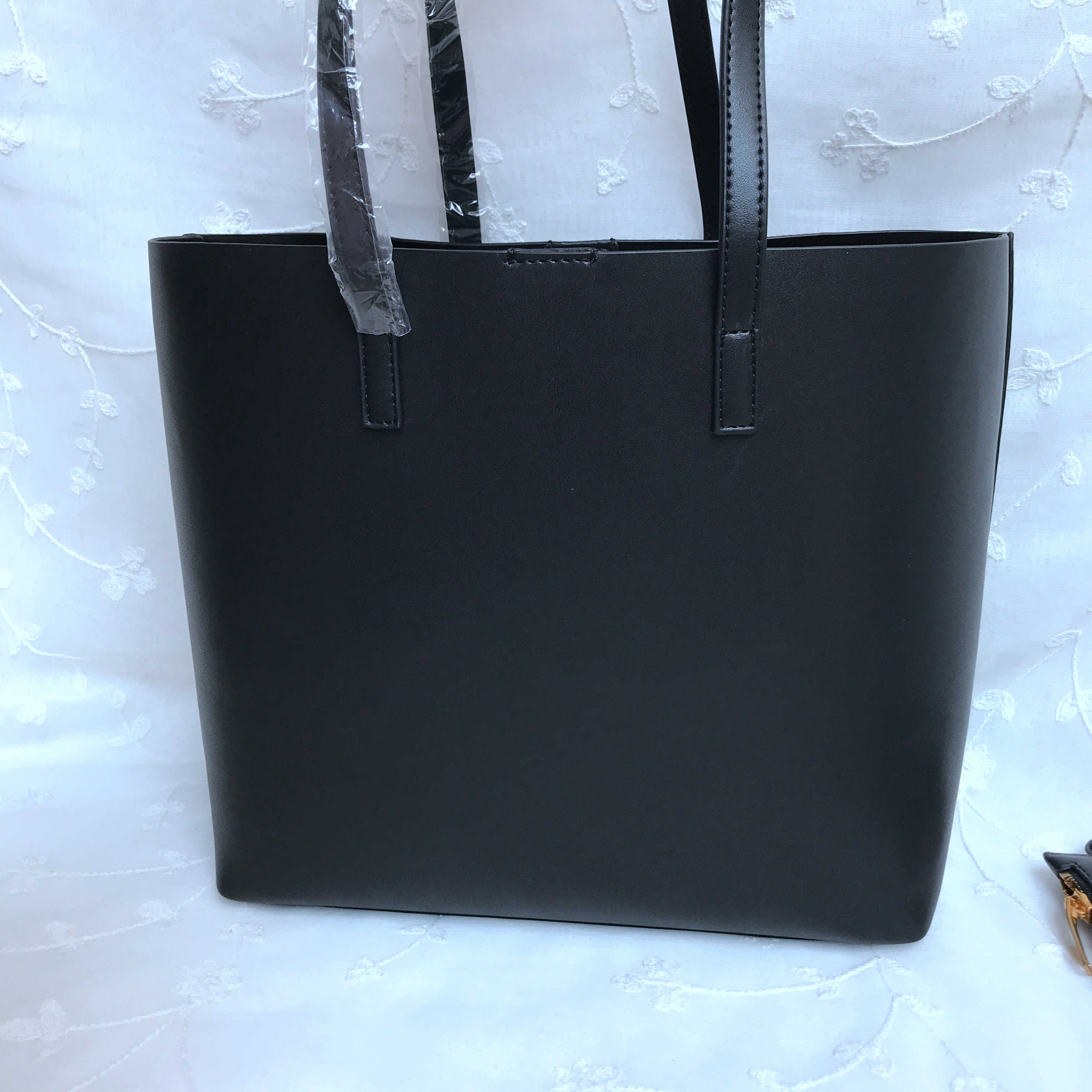 YSL SHOPPING BAG SAINT LAURENT N/S IN SUPPLE LEATHER