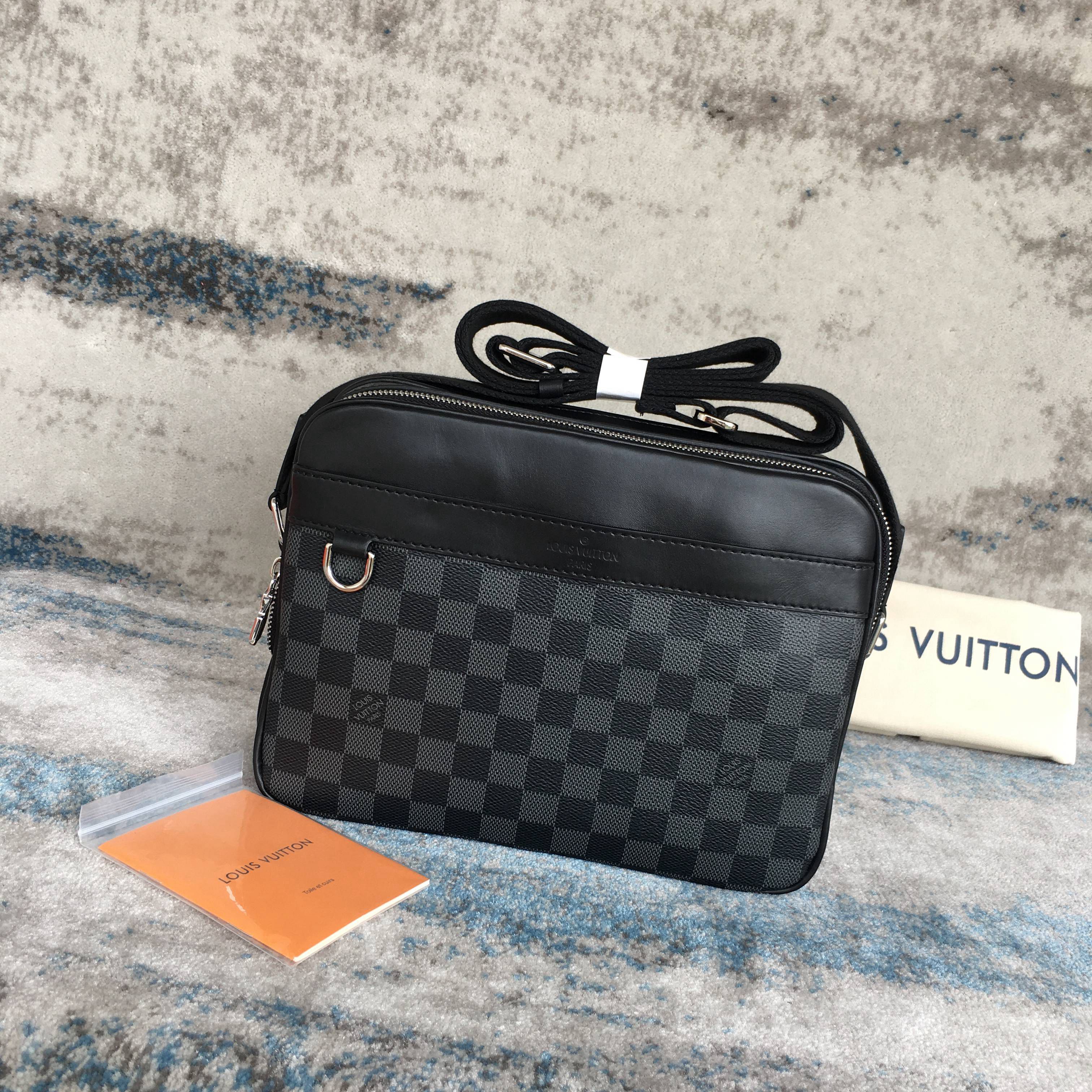 LV TROCADERO MESSENGER NM PM N40087