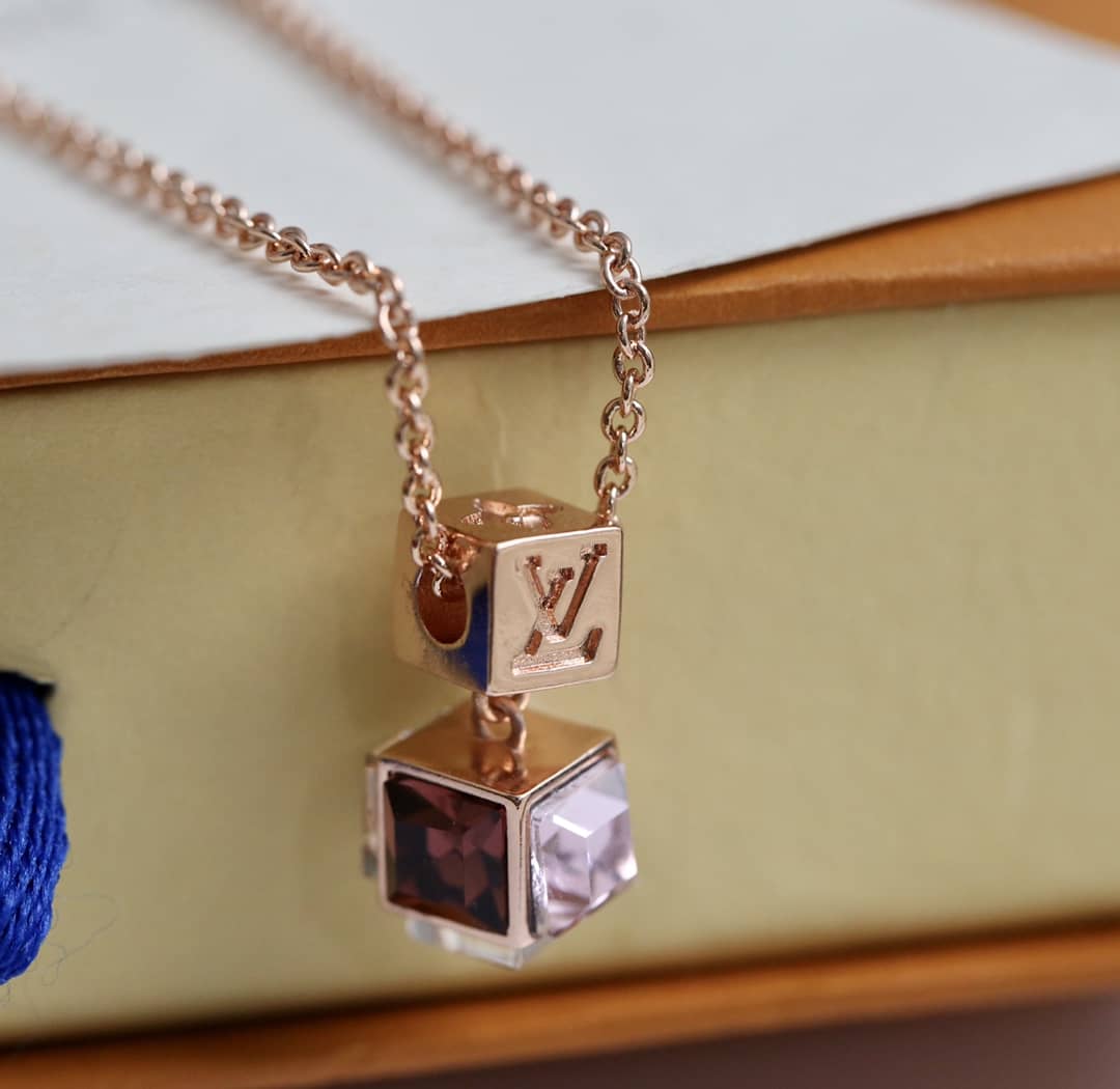 Wholesale Louis Vuitton Logo Necklace