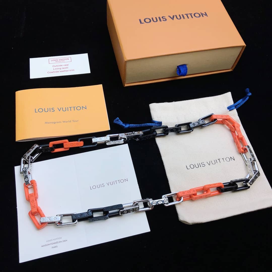 Knockoff Louis Vuitton Logo Necklace