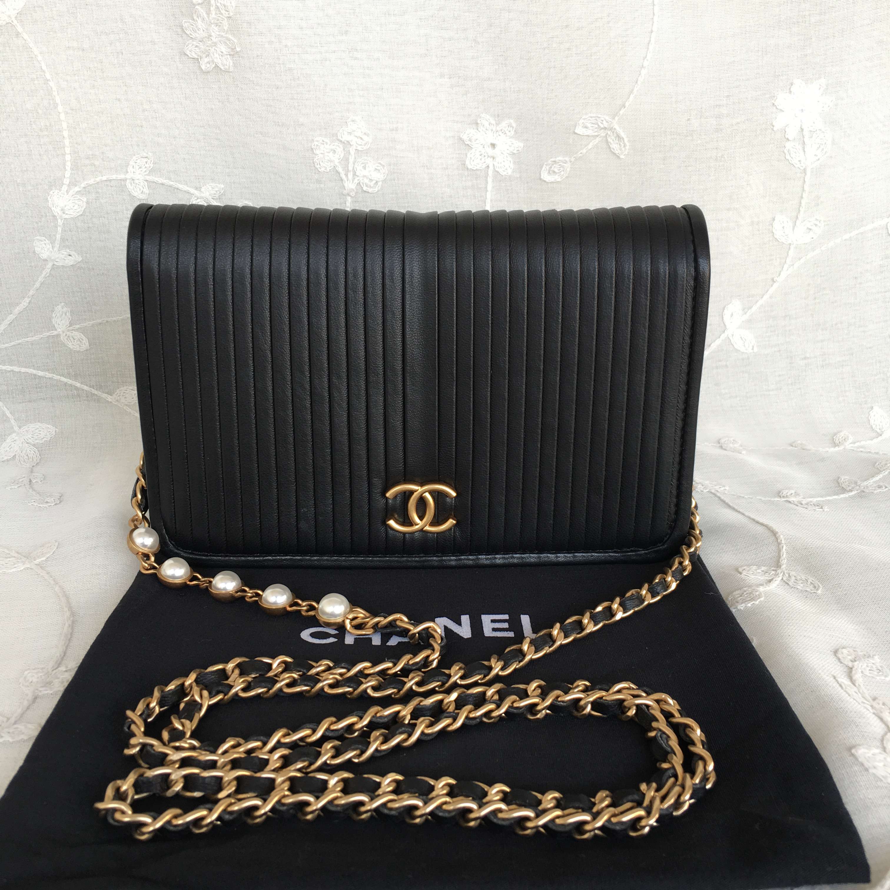 CHANEL WALLET ON CHAIN