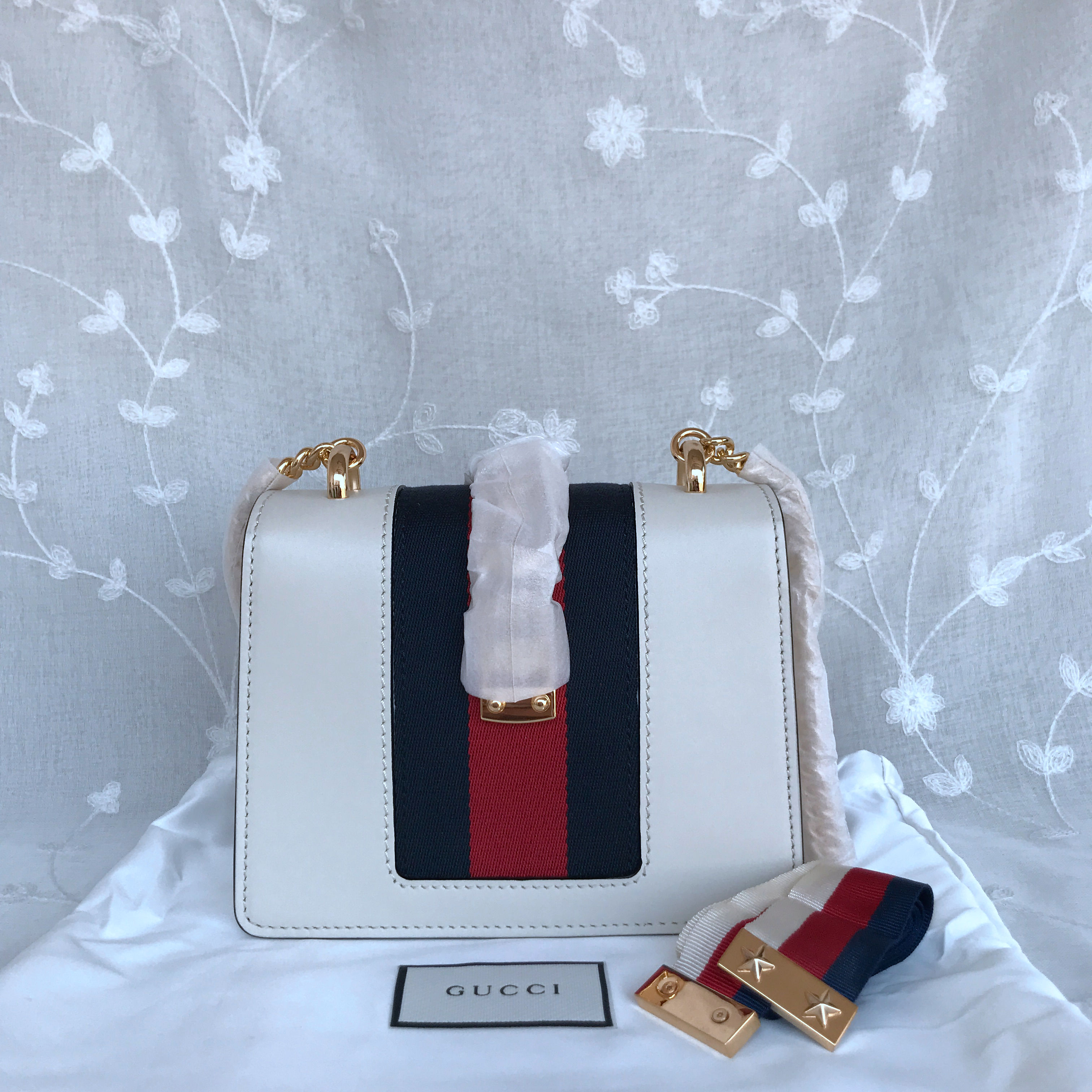 Gucci Sylvie leather mini chain bag 431666
