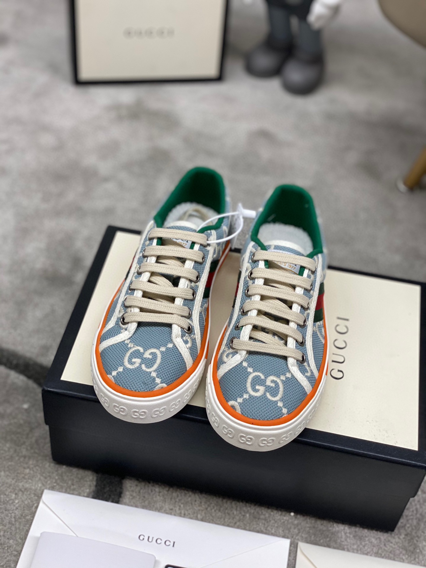 Gucci shoe198