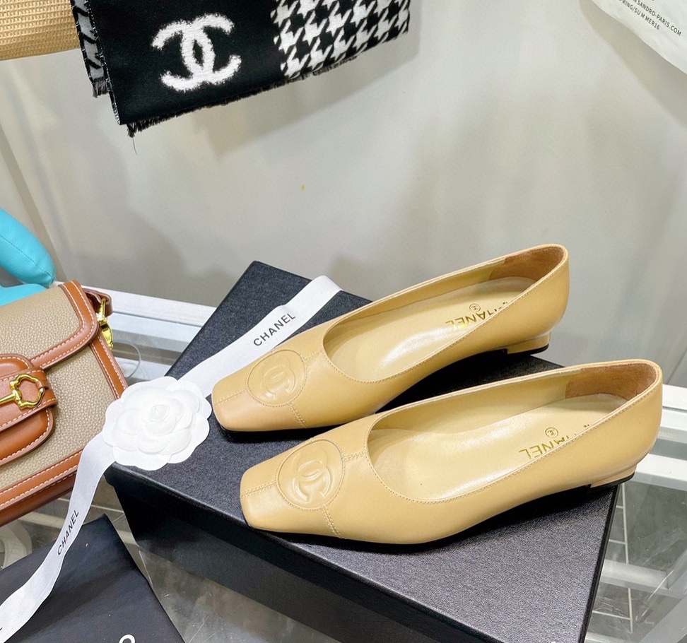 Chanel Shoes485