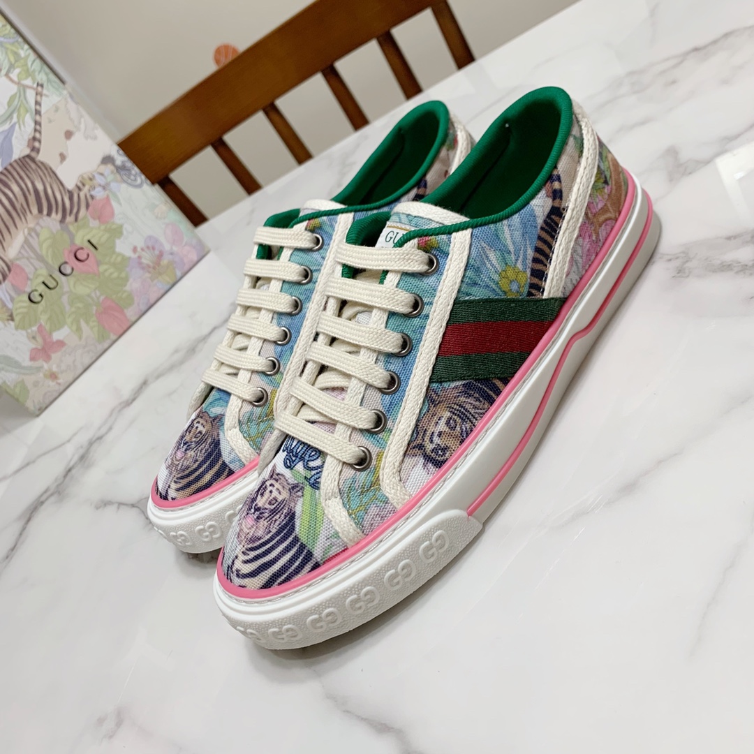 Gucci shoe81