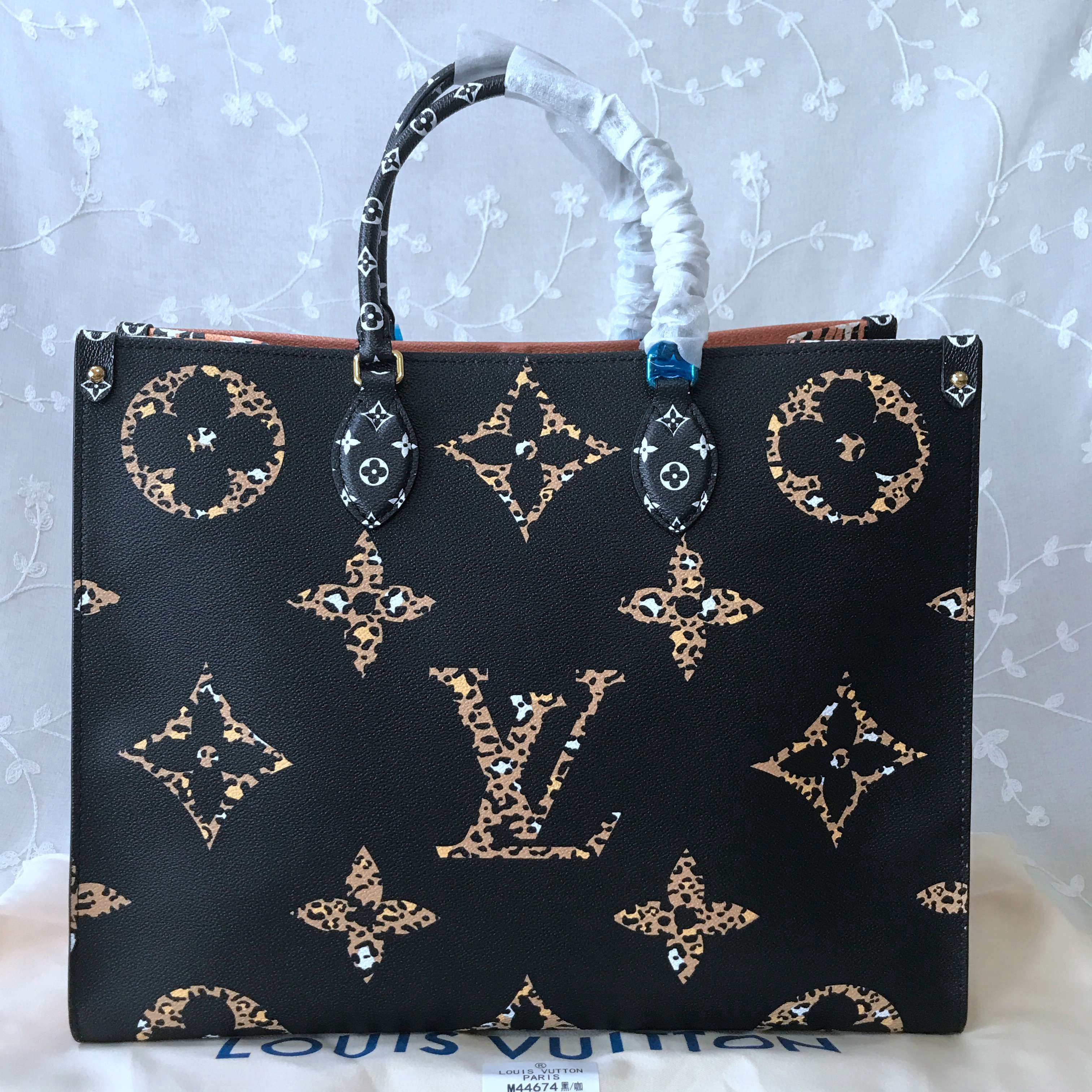 LV ONTHEGO M44674