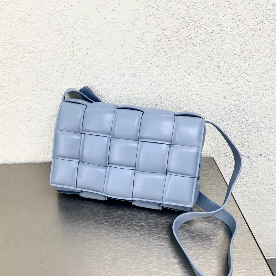 BOTTEGA VENETA THE CHAIN CASSETTE