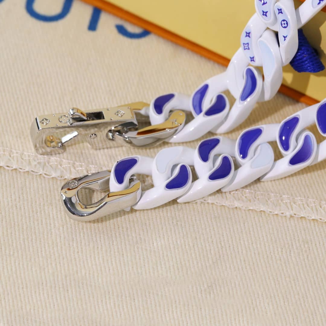 7 Star Louis Vuitton Necklace