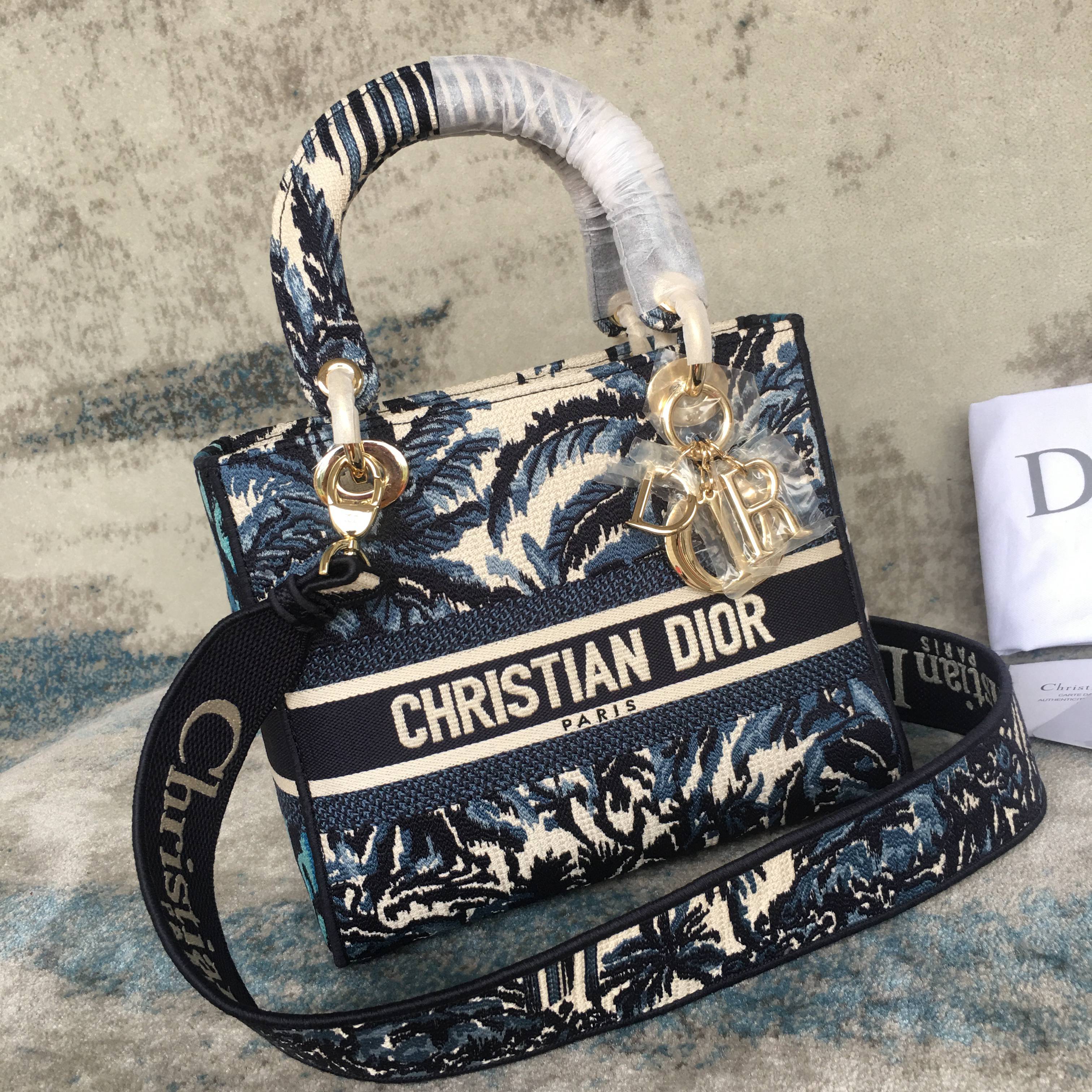 DIOR MEDIUM LADY D-LITE BAG