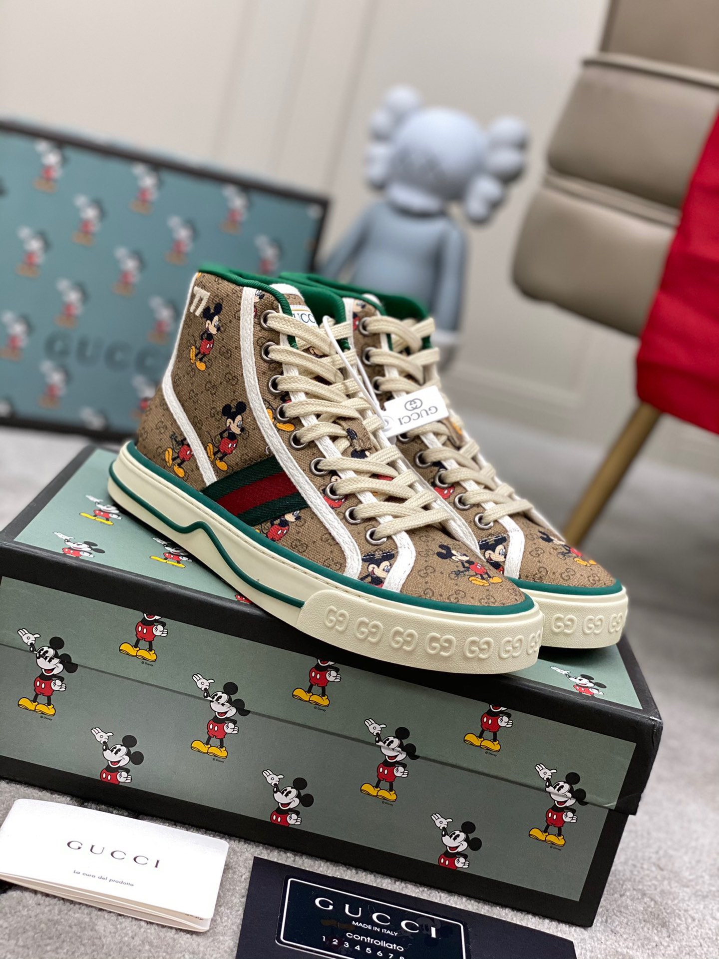 Gucci shoe220