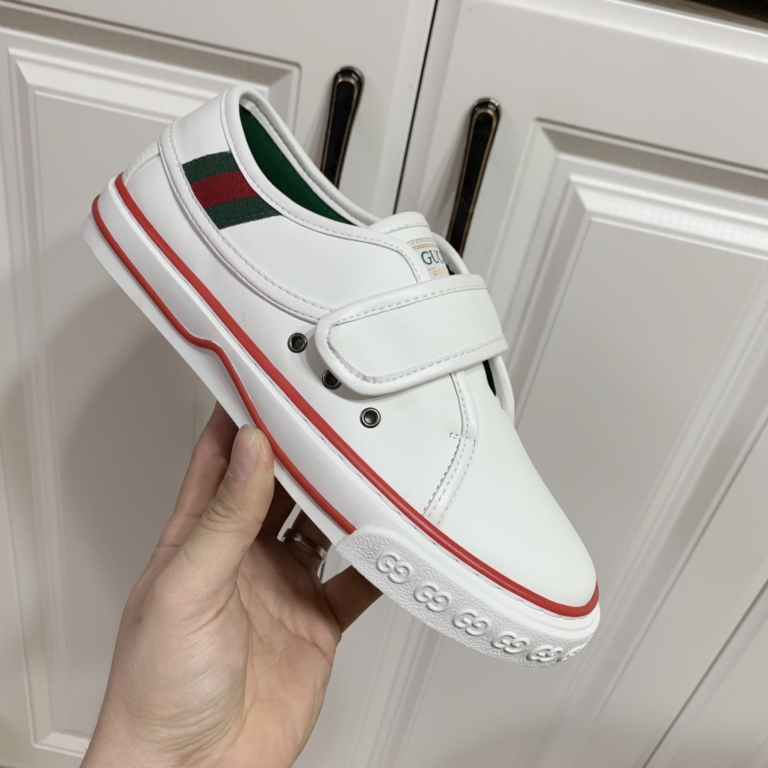 Gucci shoe109