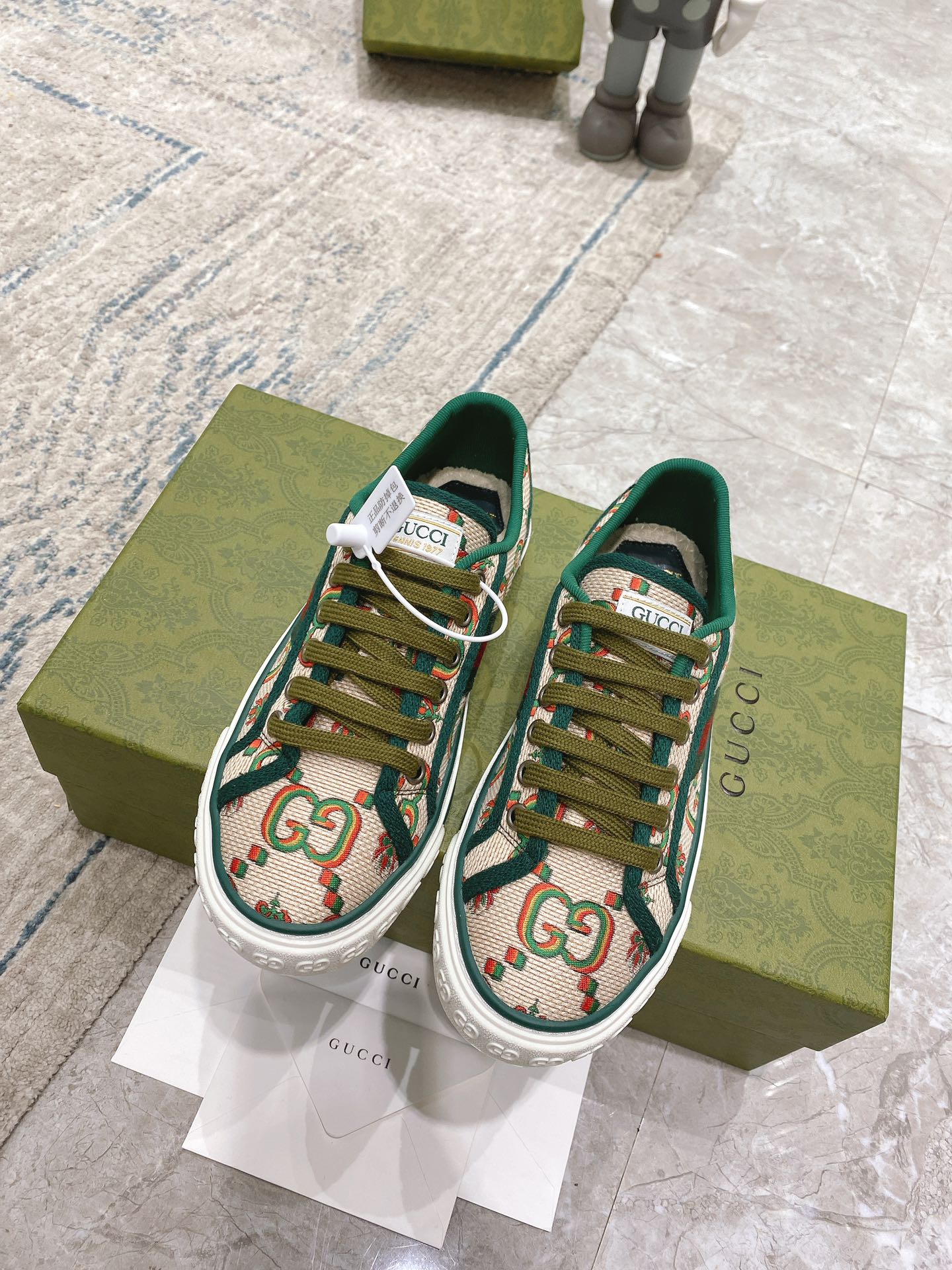 Gucci shoe137