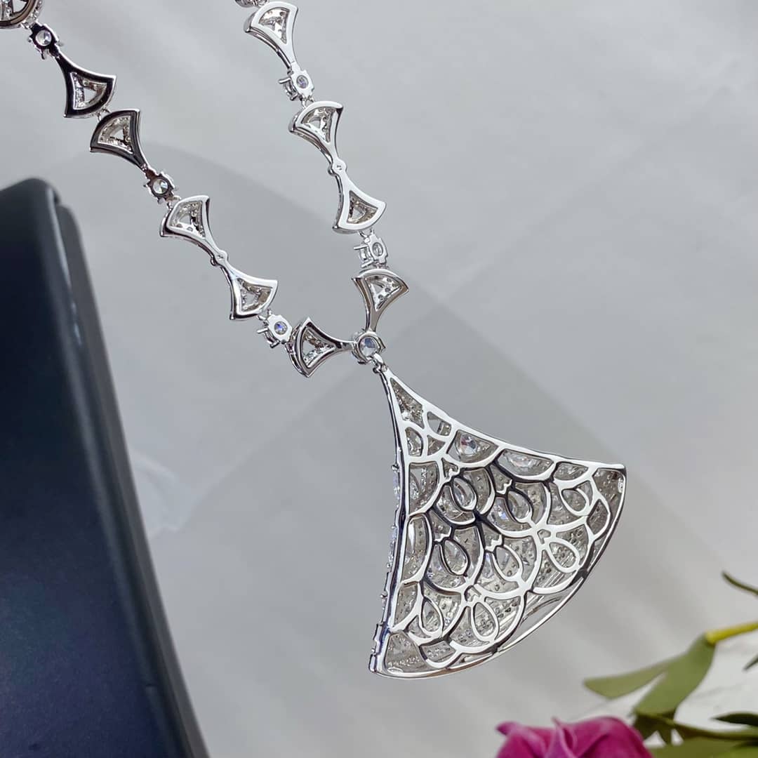 7 Star Bvlgari Necklace