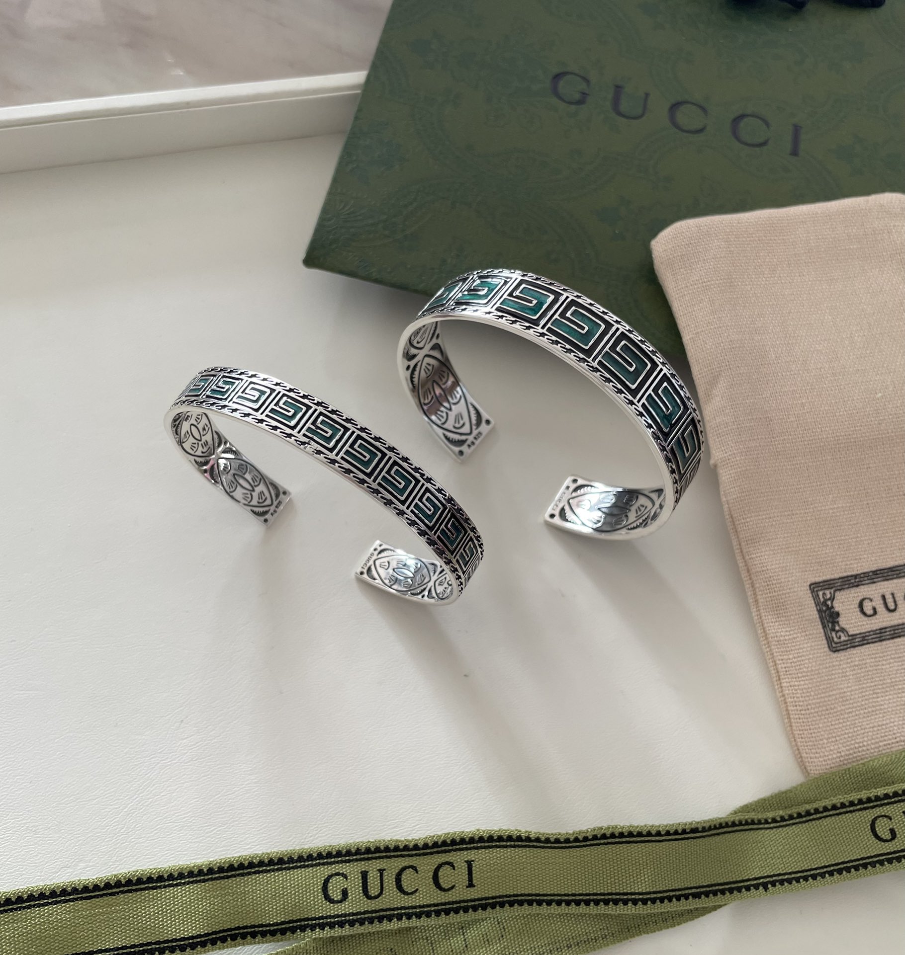 G*u Enamel love bracelet from Gucci
