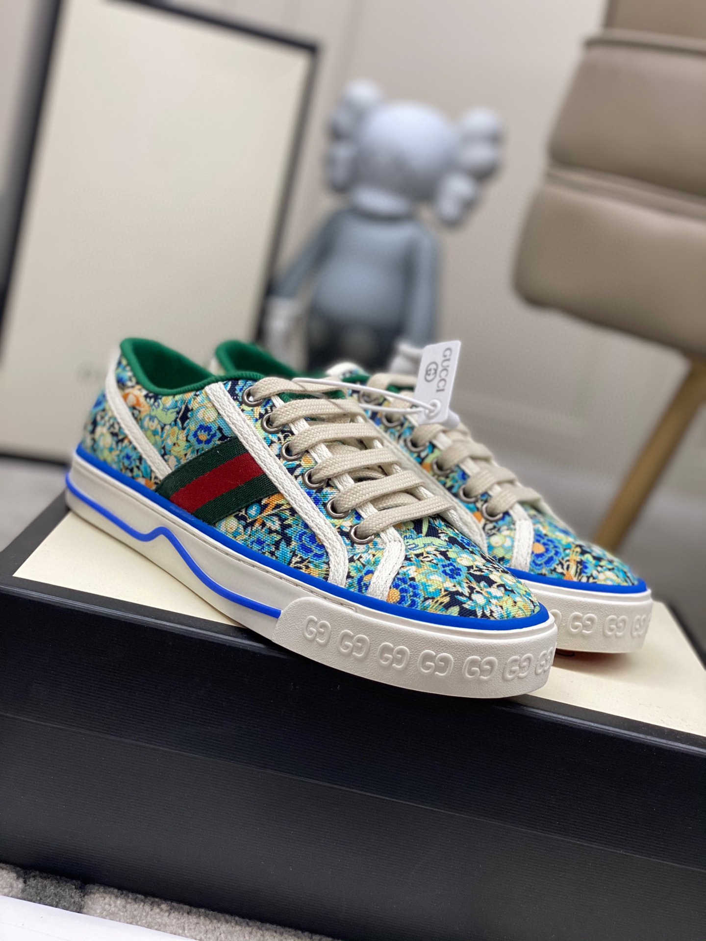 Gucci shoe195