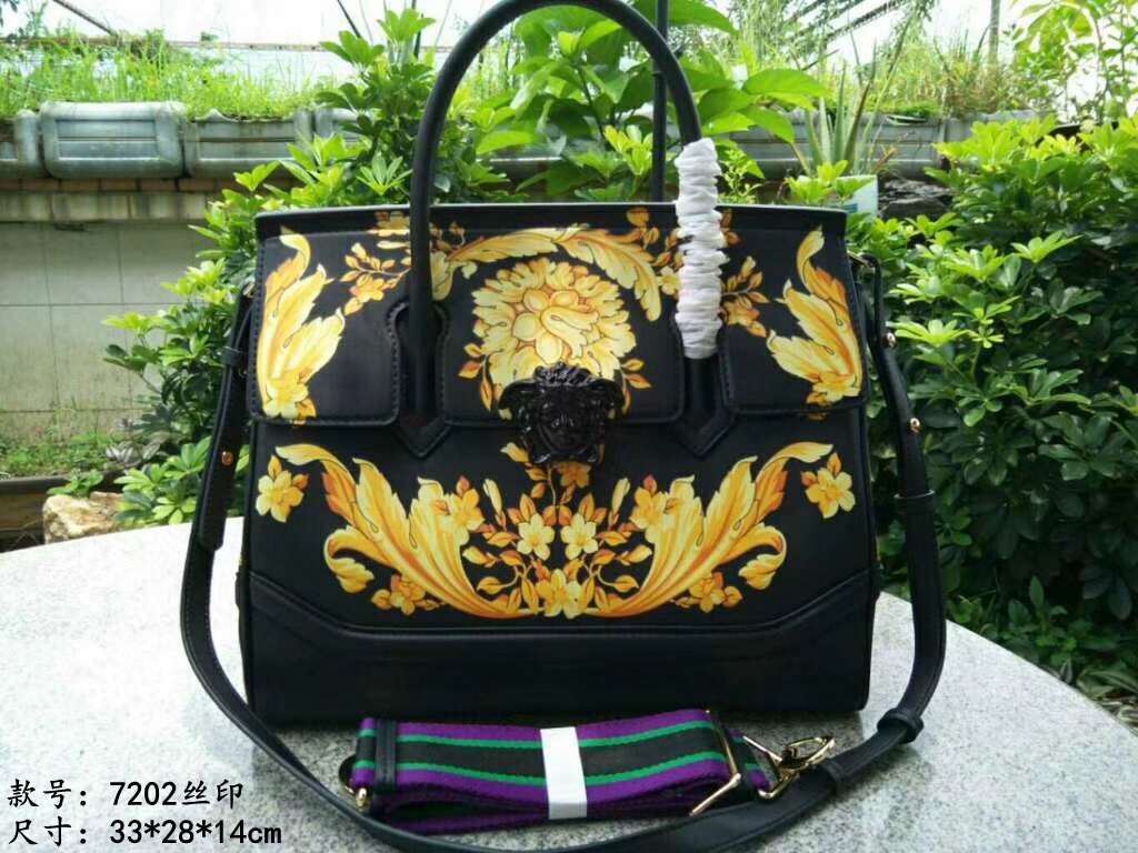 Versace AAA Quality Messenger Bags #631754