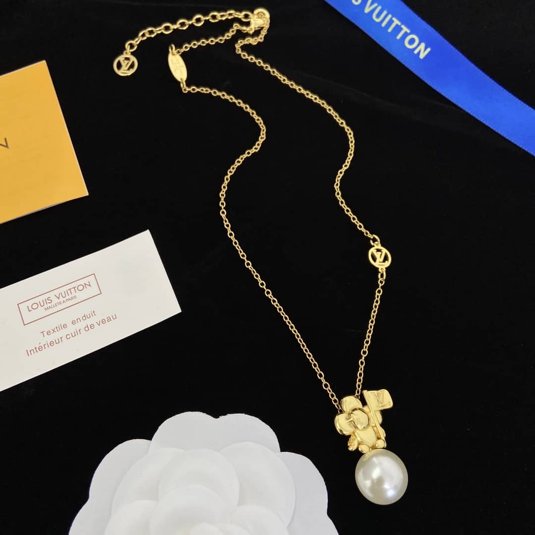 Cheap Louis Vuitton Necklace