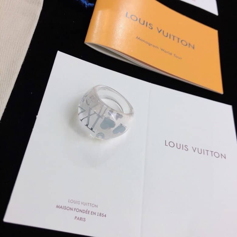 Knockoff Louis Vuitton Logo Ring