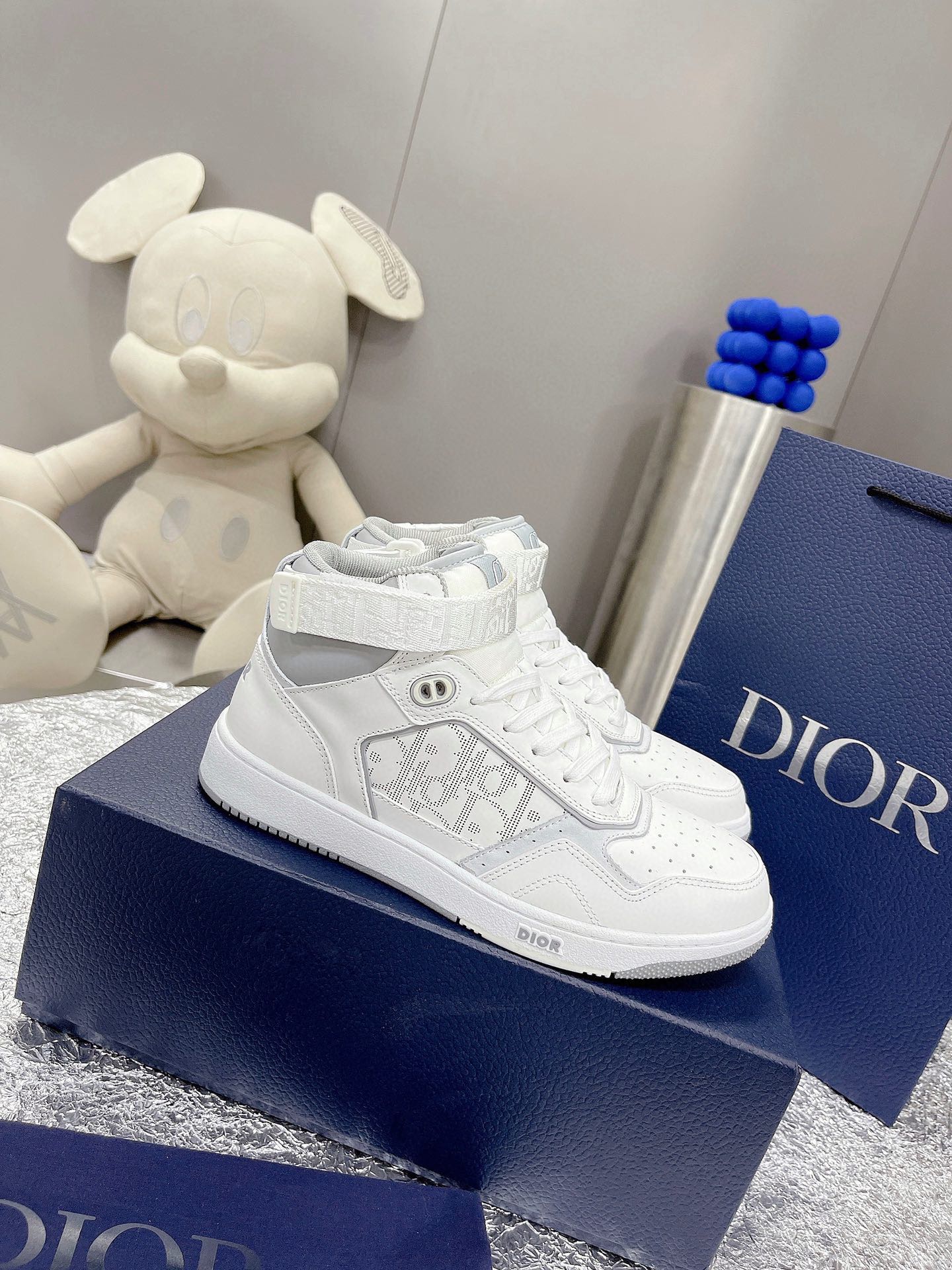 Dior shoes330