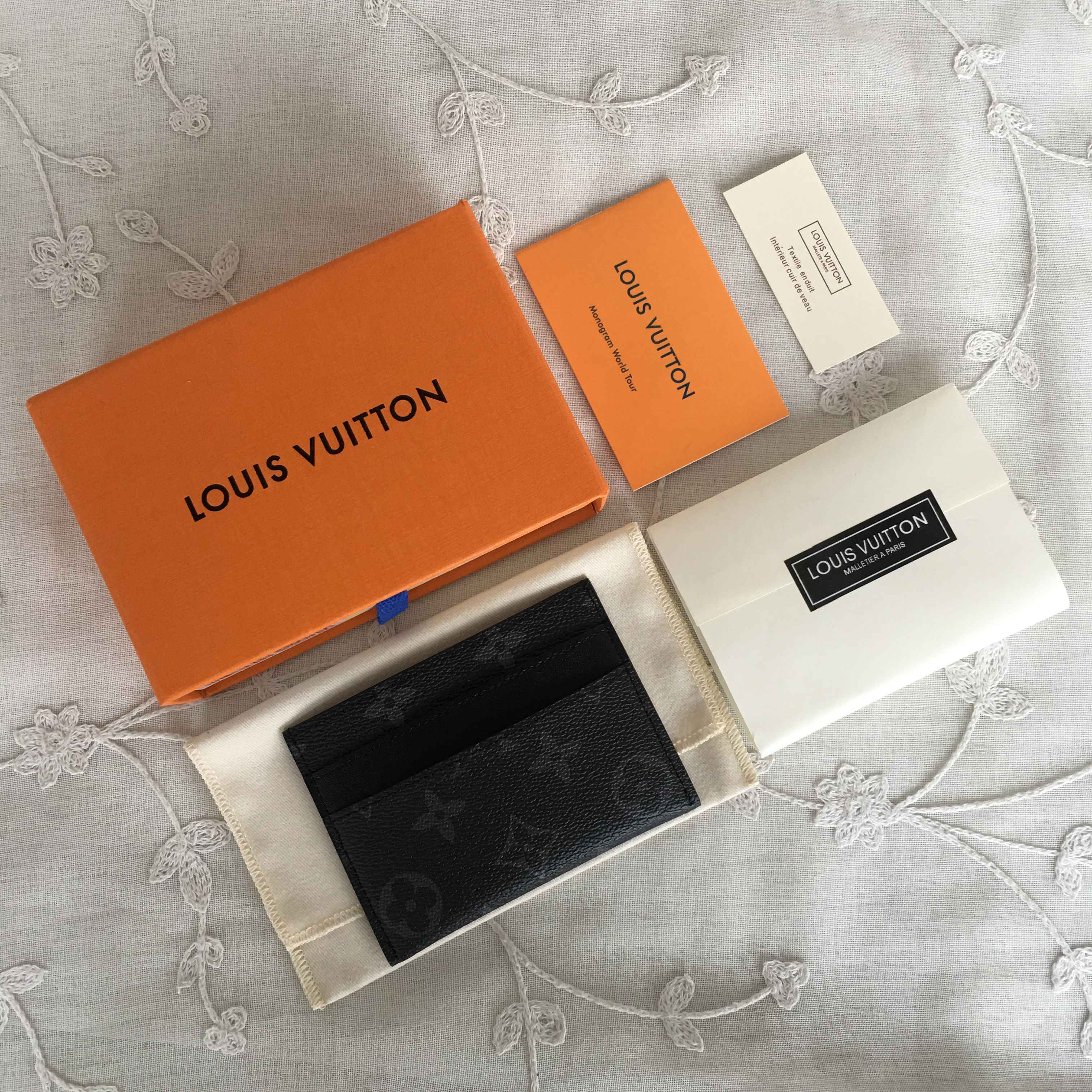 LV Porte Cartes Double M62170