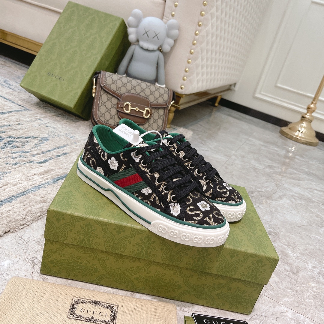Gucci shoe131