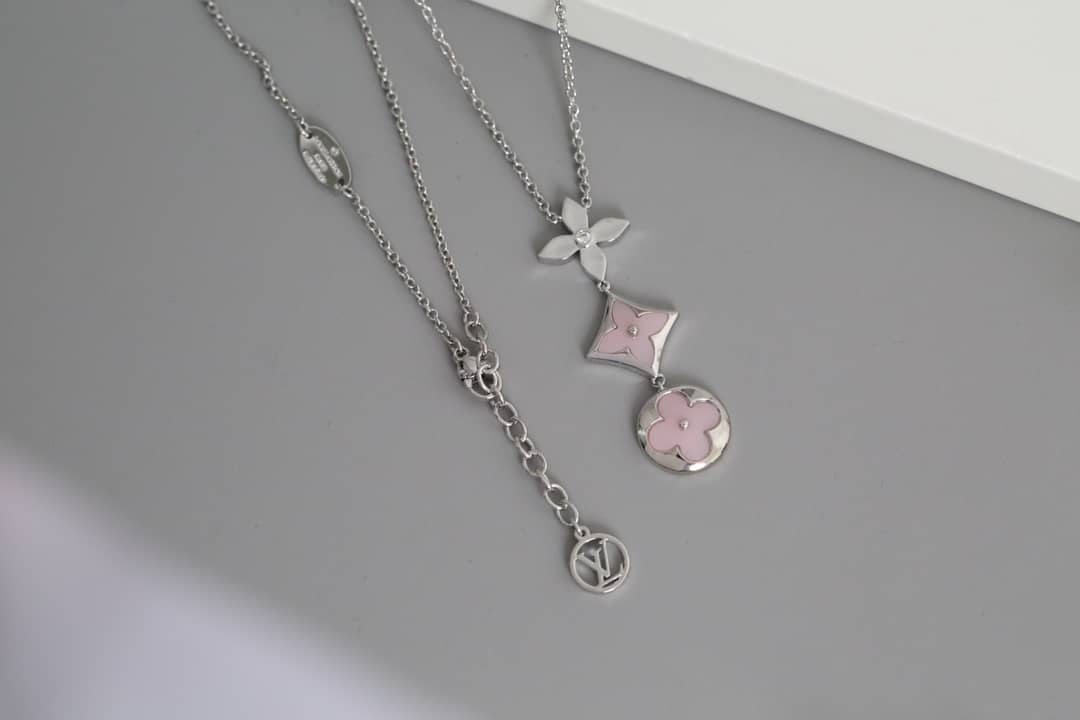 Luxury Louis Vuitton Classic AAA+ Necklace