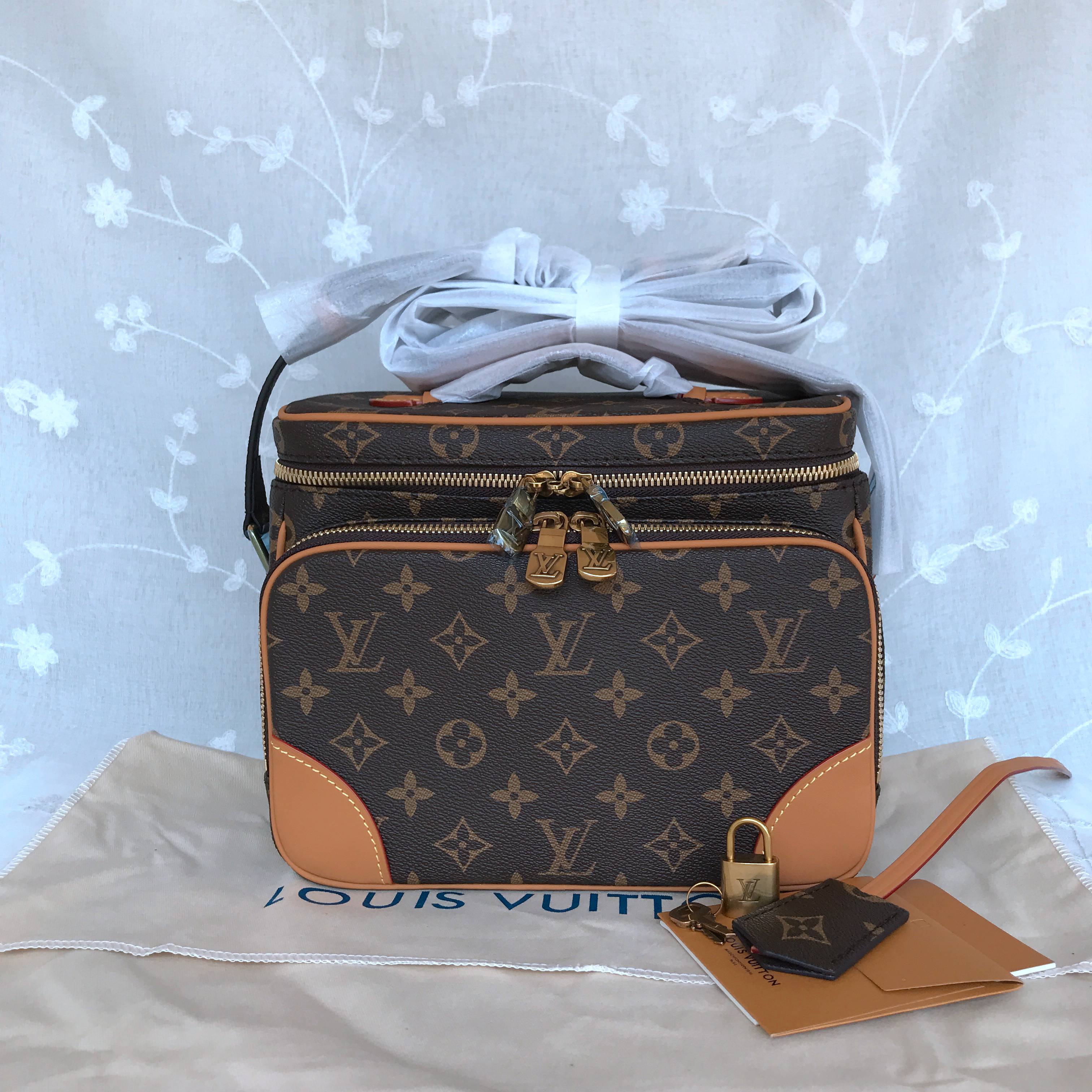LV VANITY