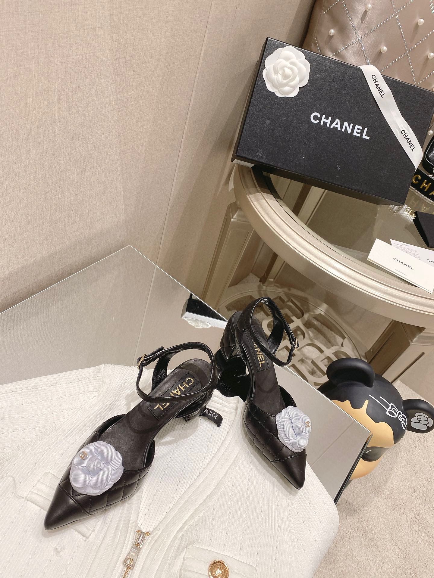 Chanel Shoes241
