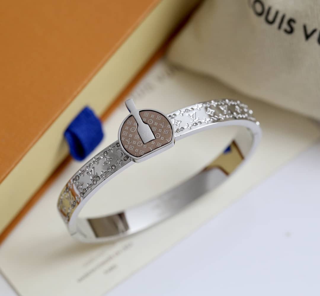 High Quality Louis Vuitton Replica Bracelet