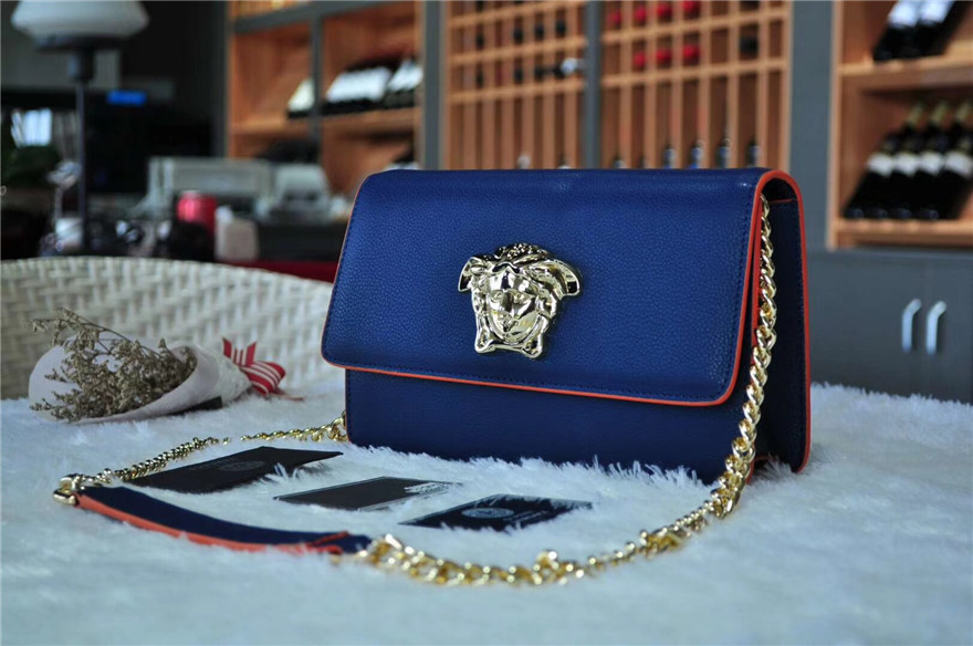 Versace AAA Quality Messenger Bags #597396