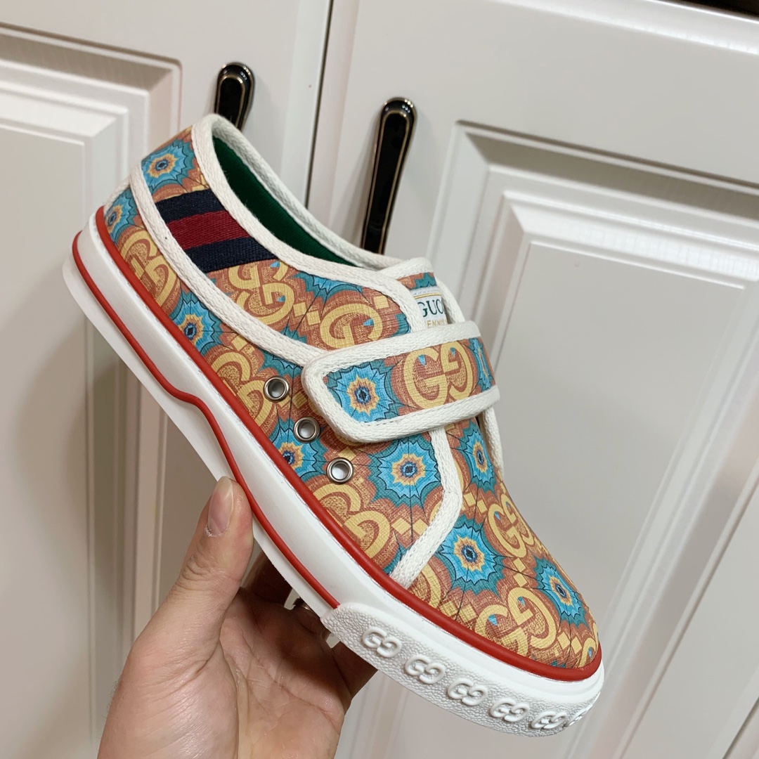 Gucci shoe116