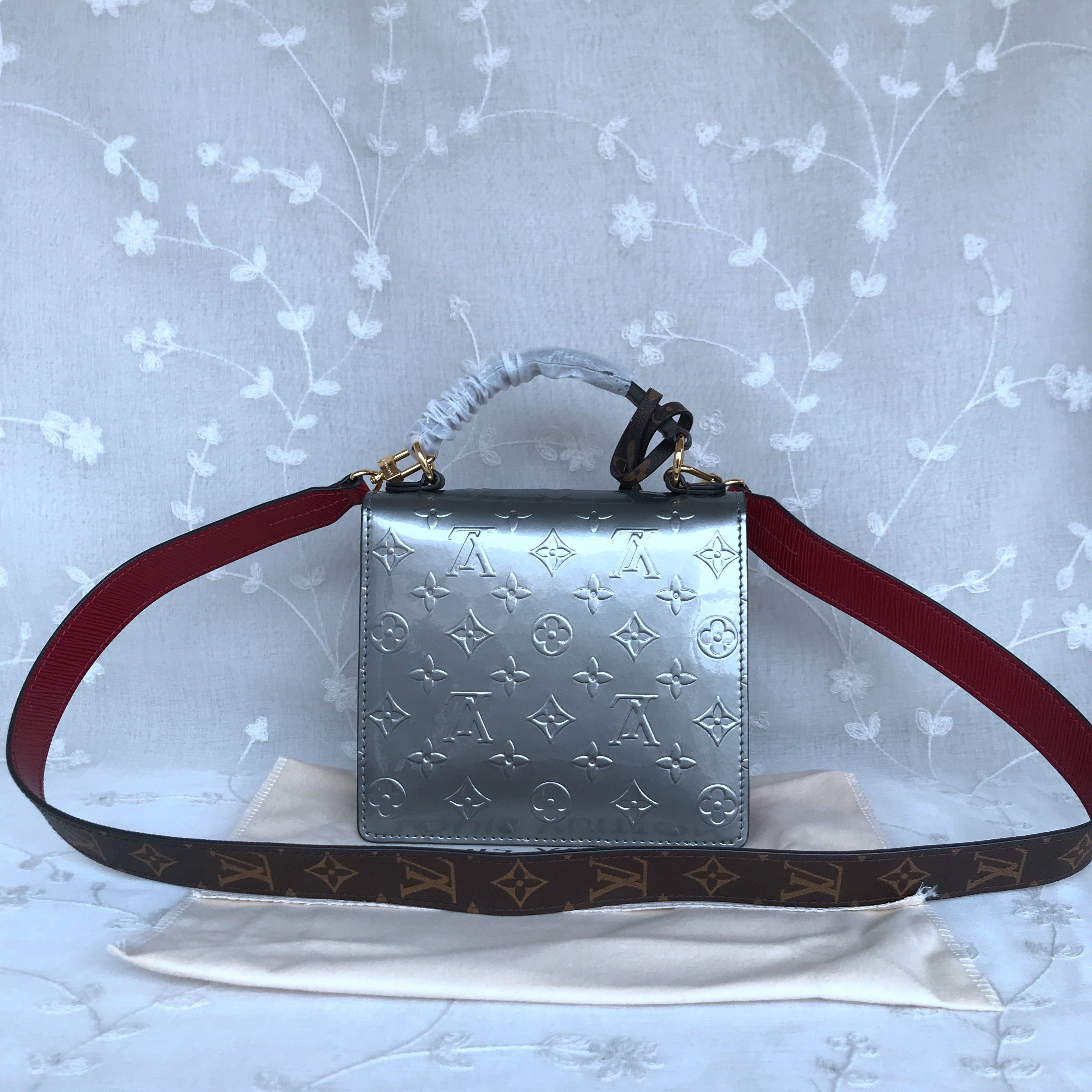 LV SPRING STREET M90375