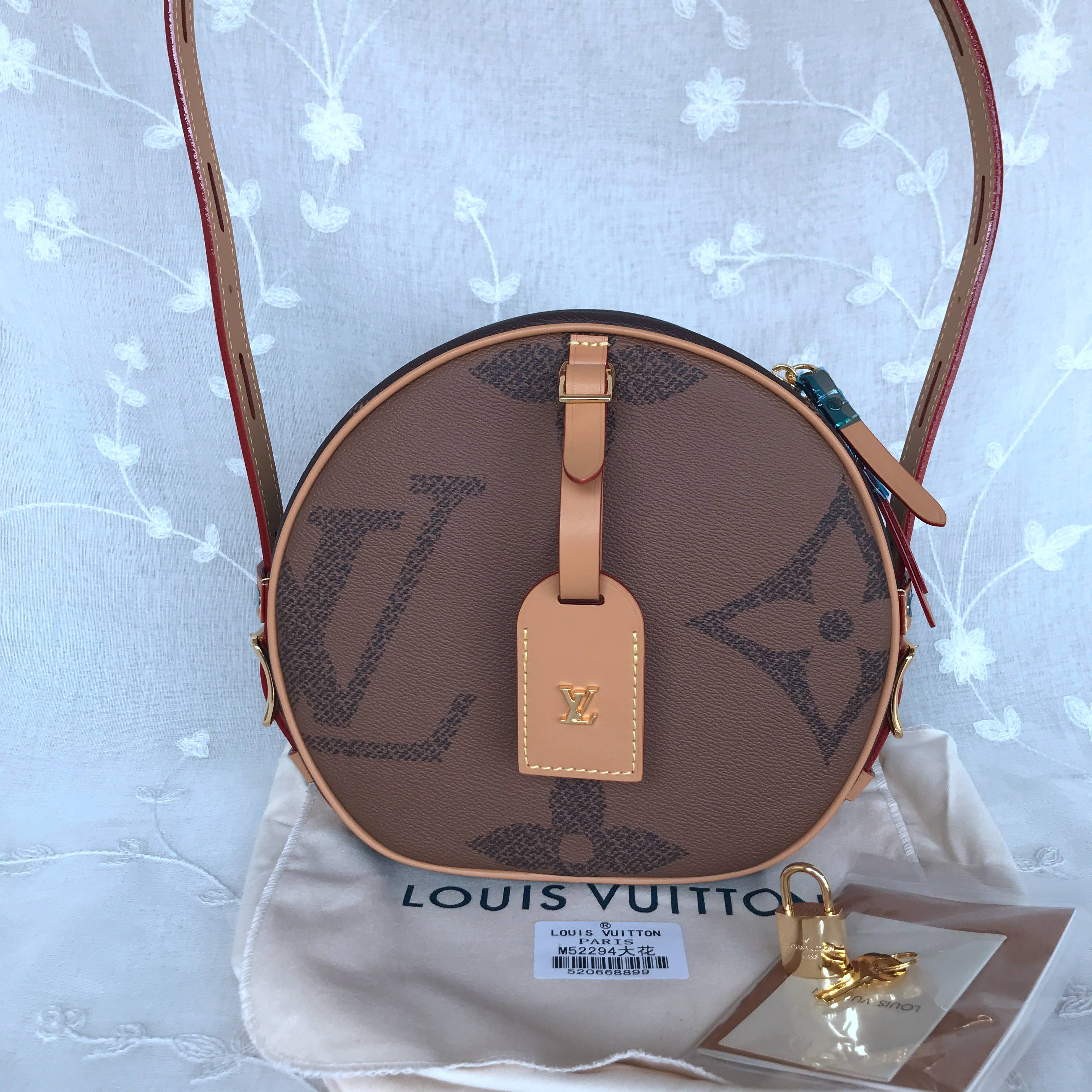 LV BOITE CHAPEAU SOUPLE M52294