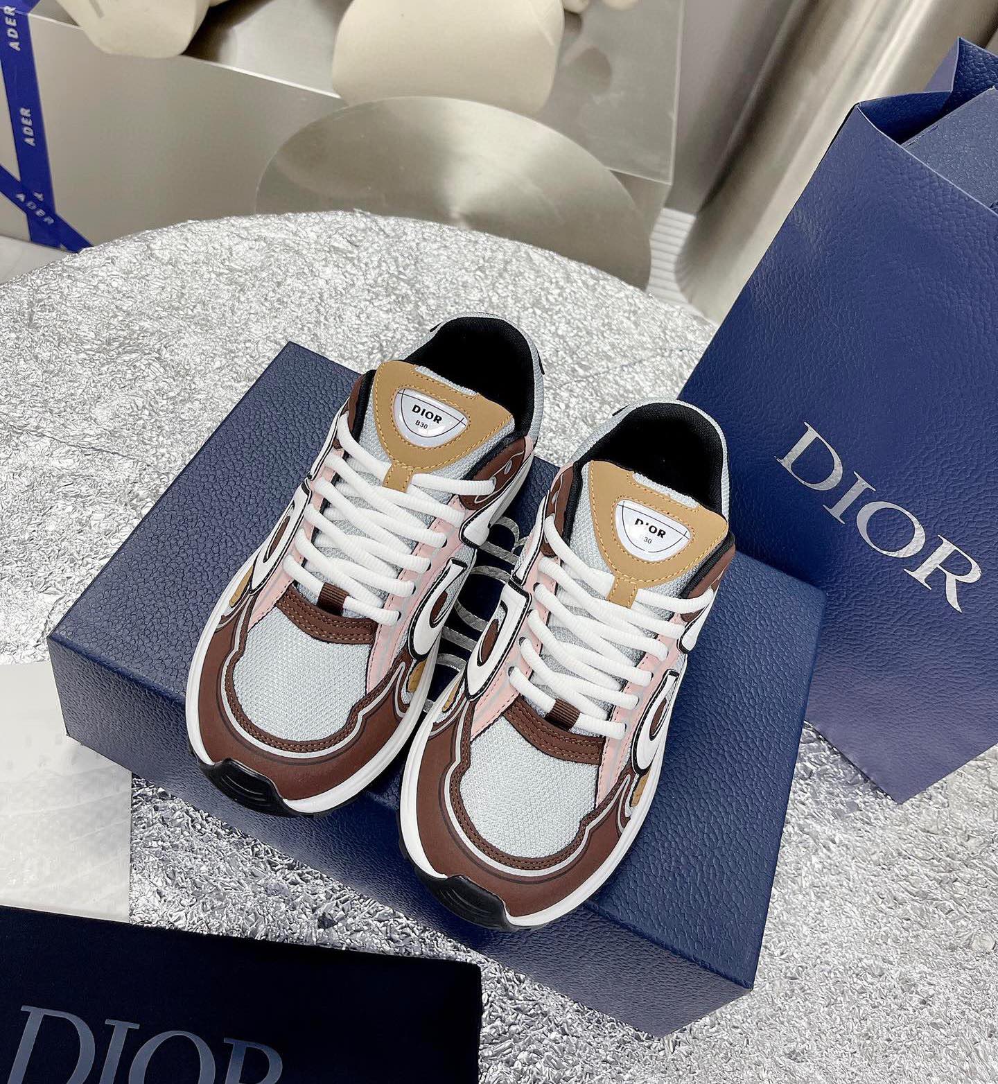 Dior shoes318