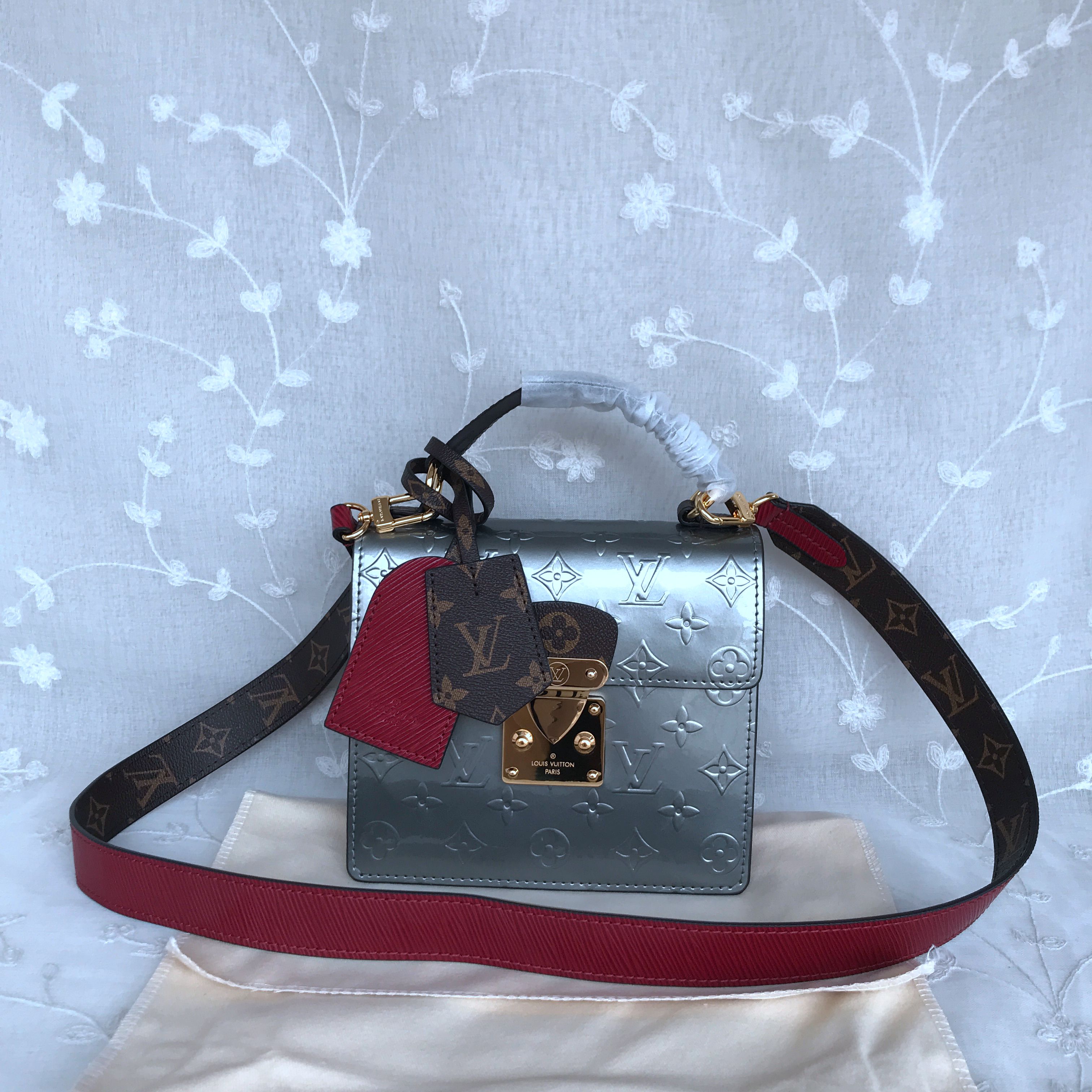 LV SPRING STREET M90375