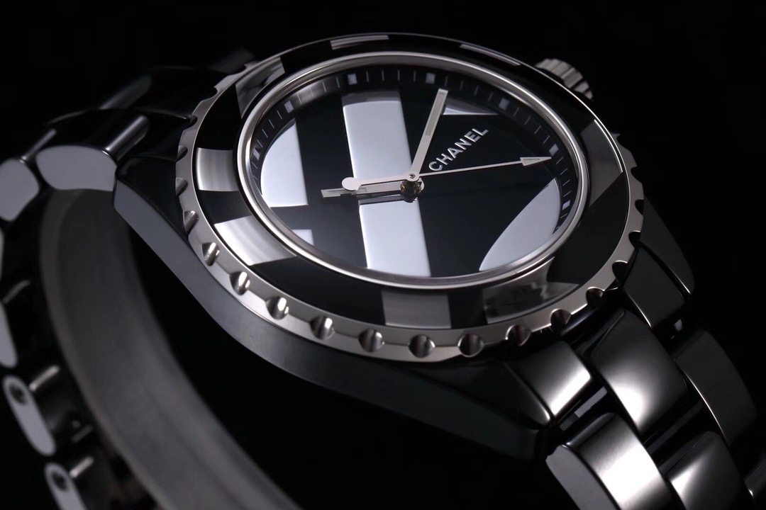 Chanel J12 series H5581 watch