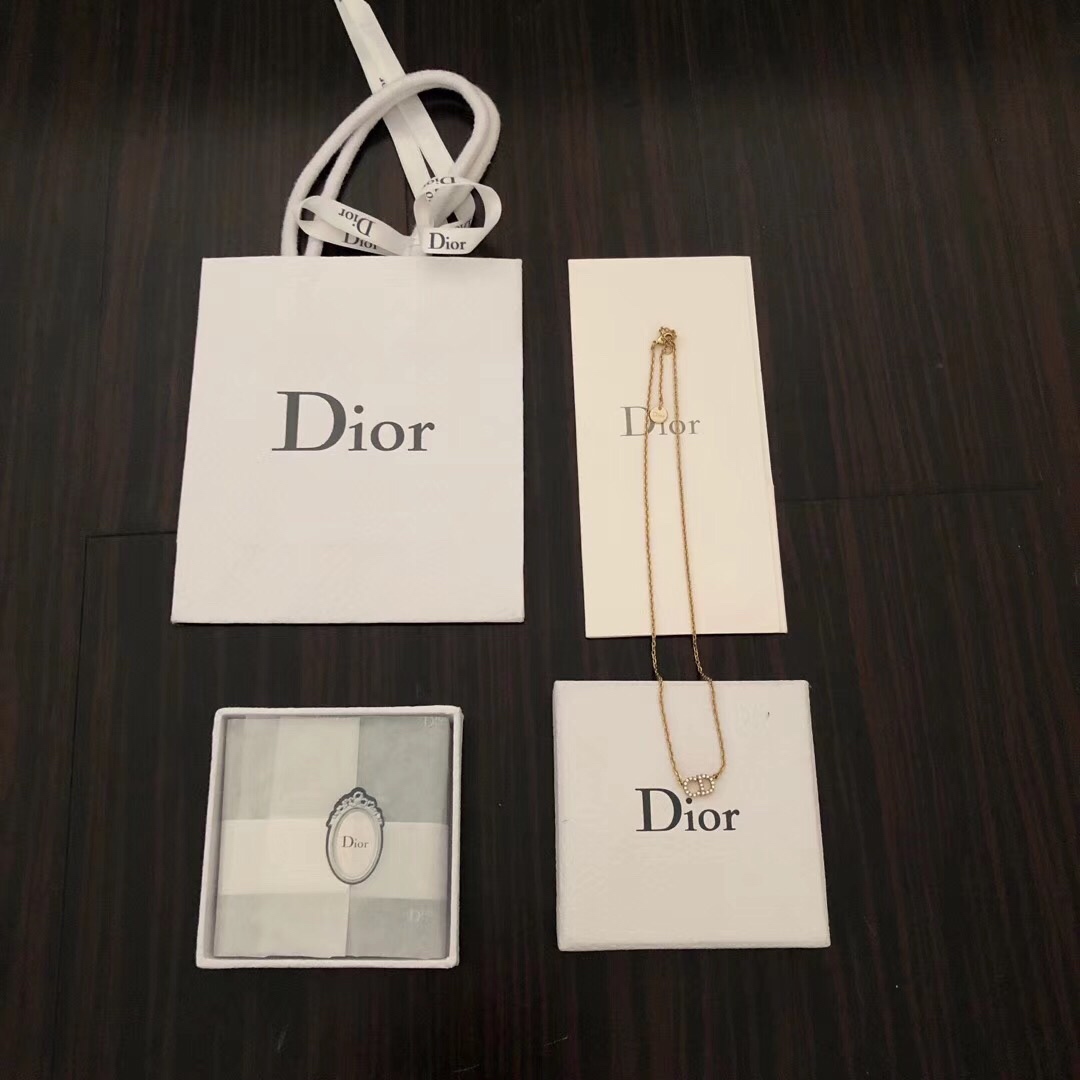 Dior ️Classic Simple and Fresh CD Series Necklace