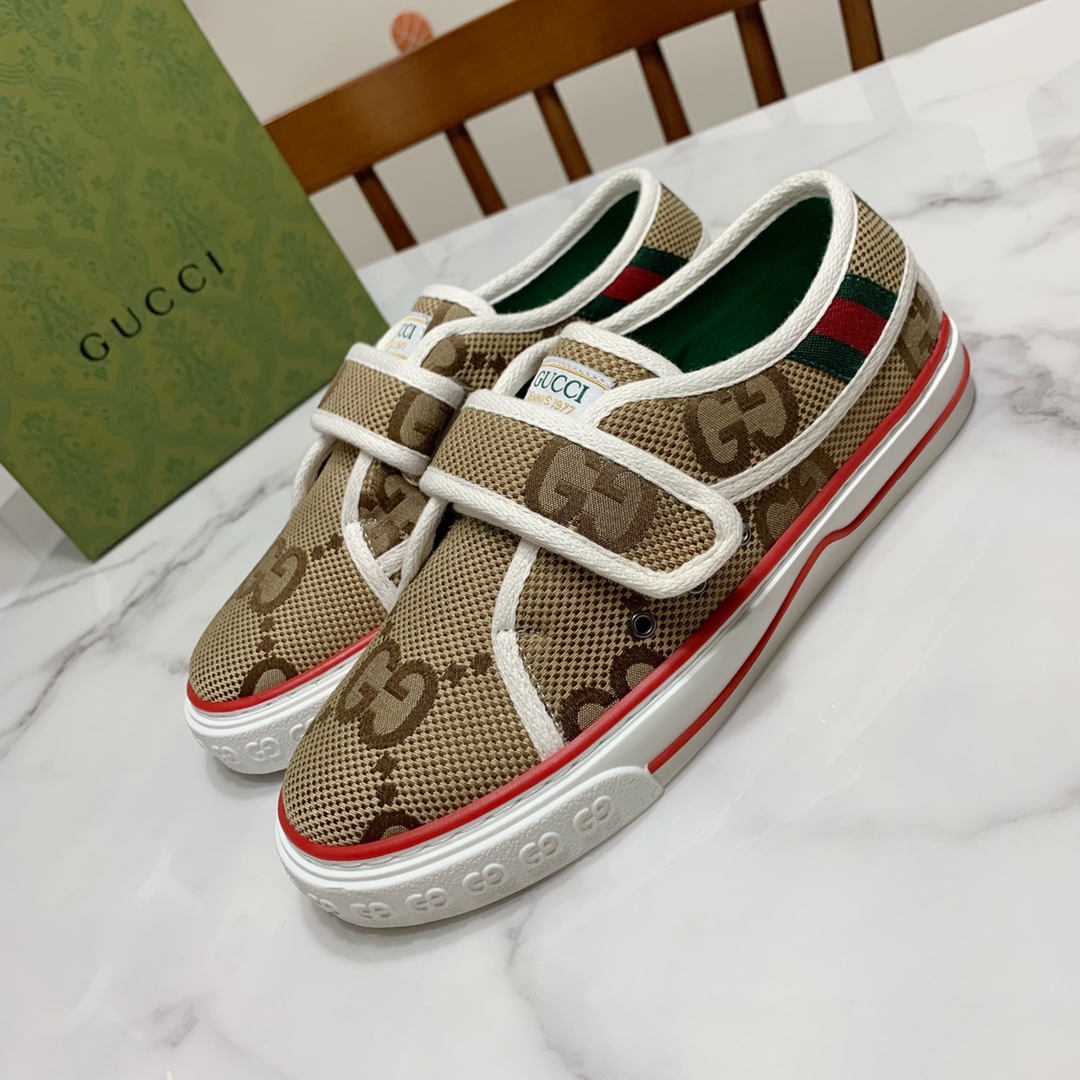 Gucci shoe108