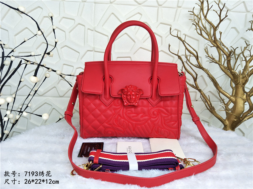 Versace AAA Quality Messenger Bags #596827