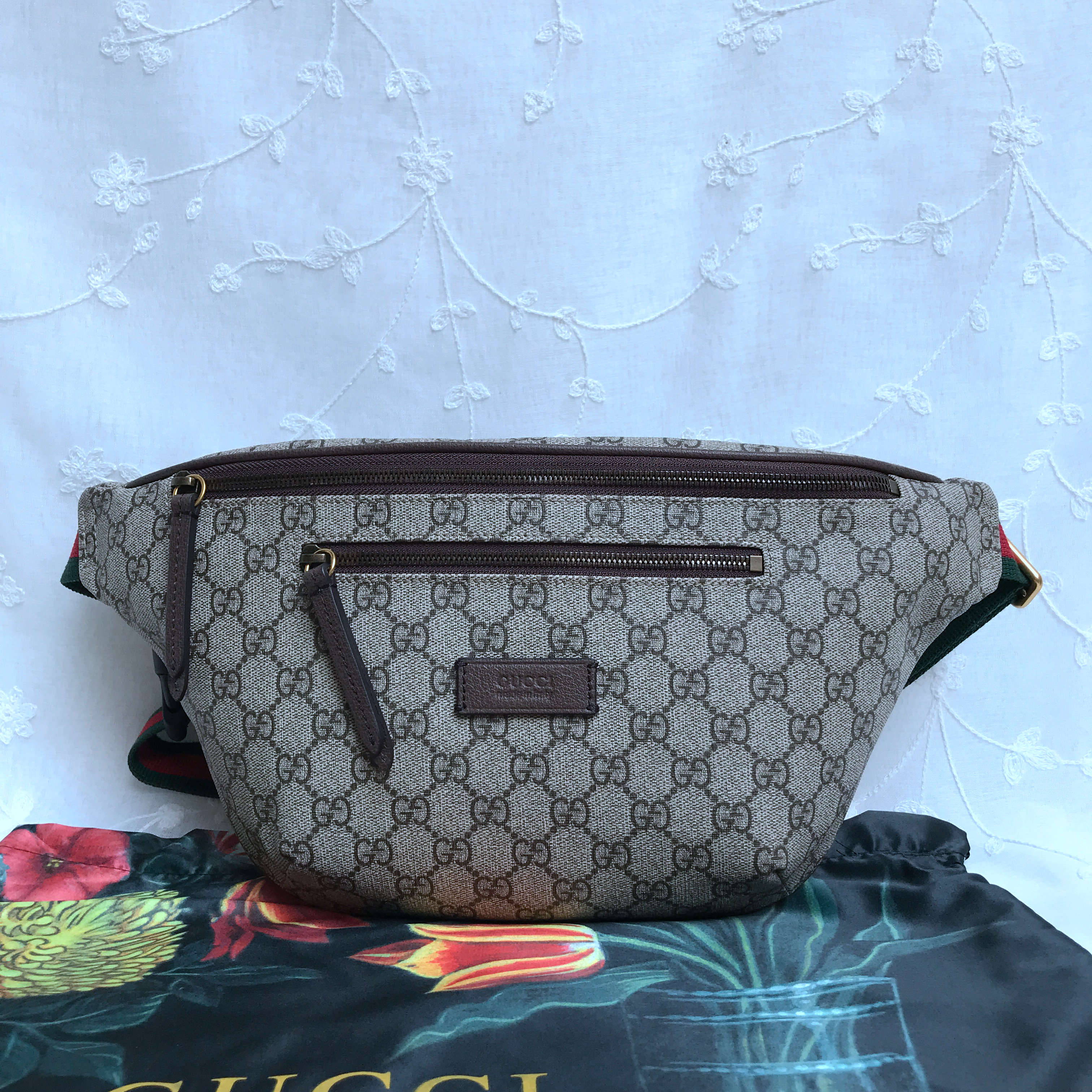 Gucci Supreme belt bag 529711