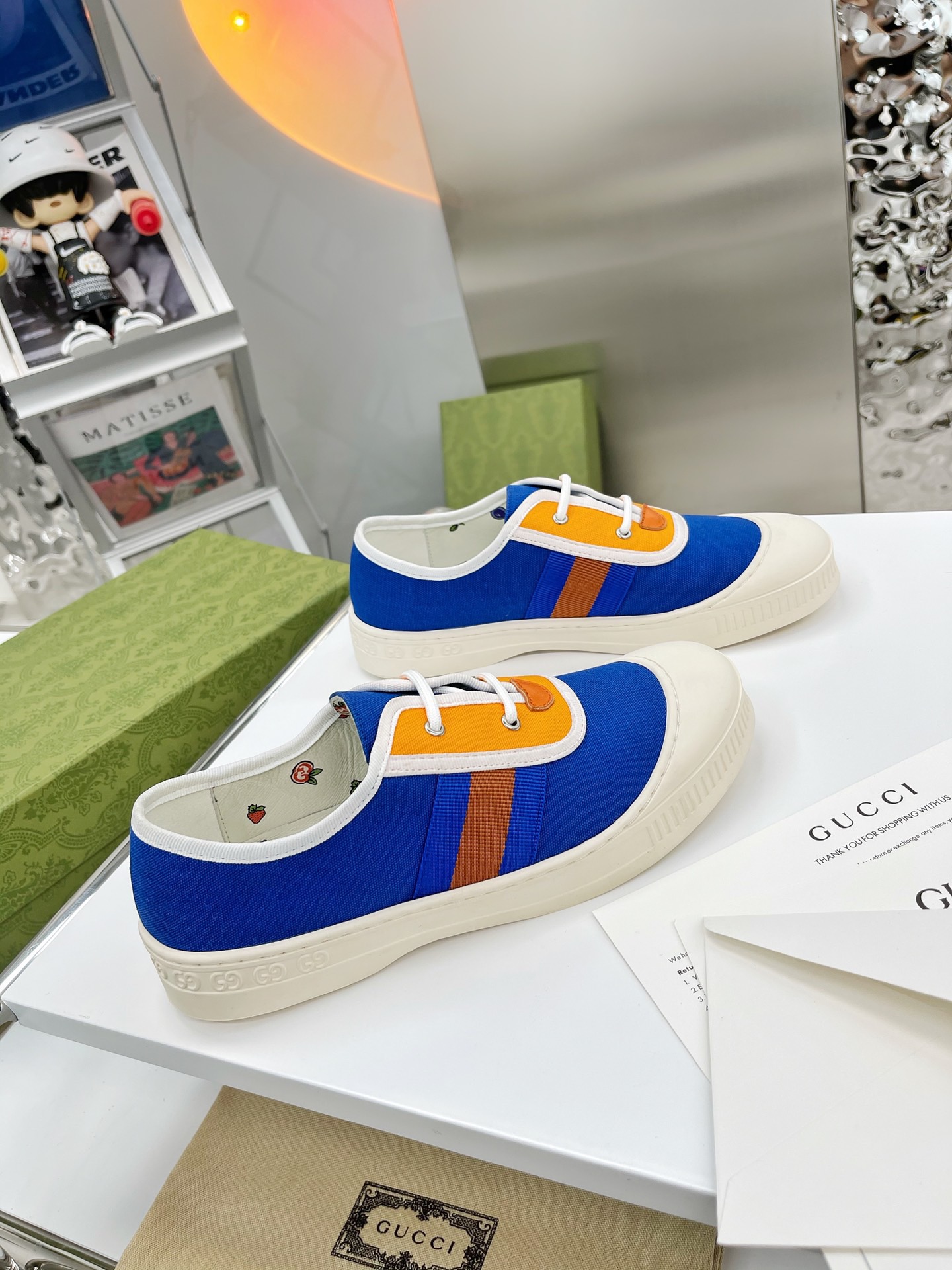 Gucci shoe176