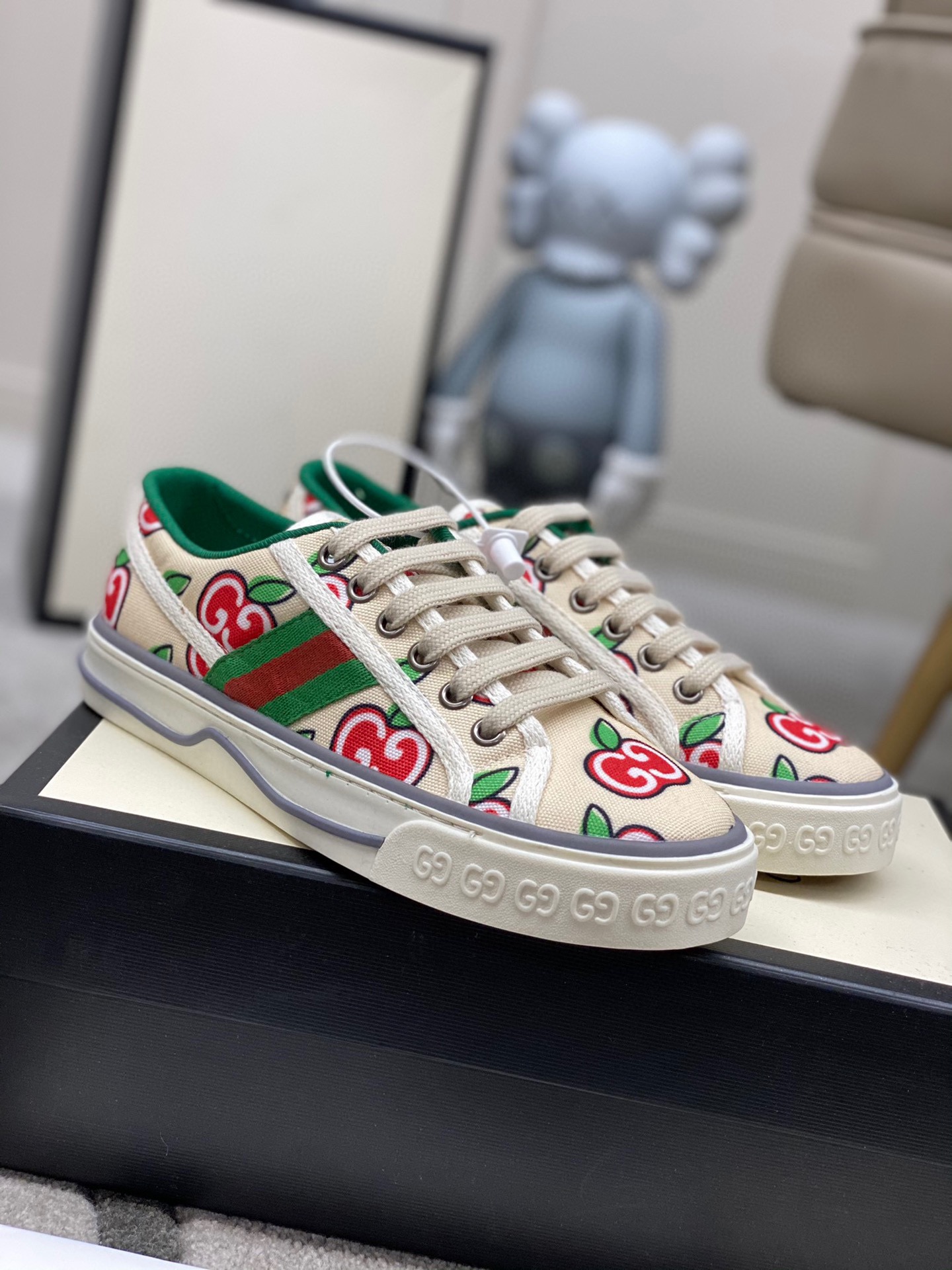 Gucci shoe205