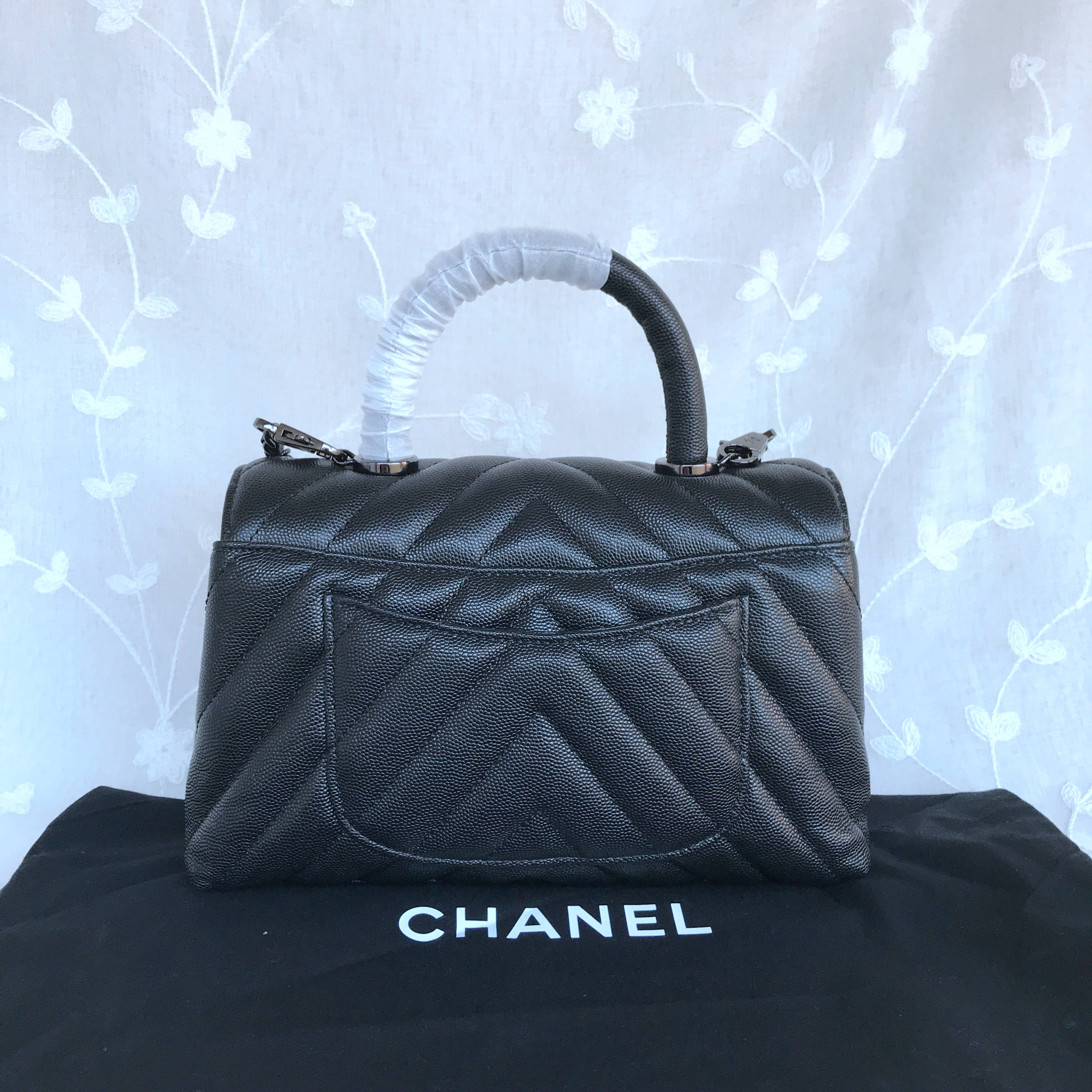 CHANEL FLAP BAG WITH TOP HANDLE 23cm