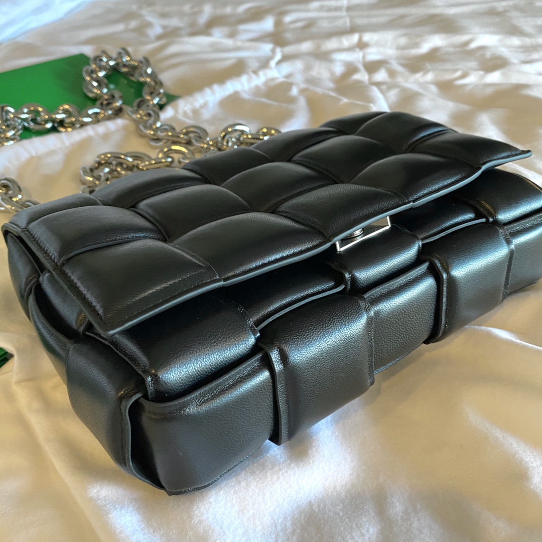 BOTTEGA VENETA THE CHAIN CASSETTE