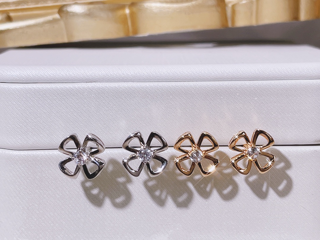 B*vlg@r Fiorever Xu drift of stud earrings